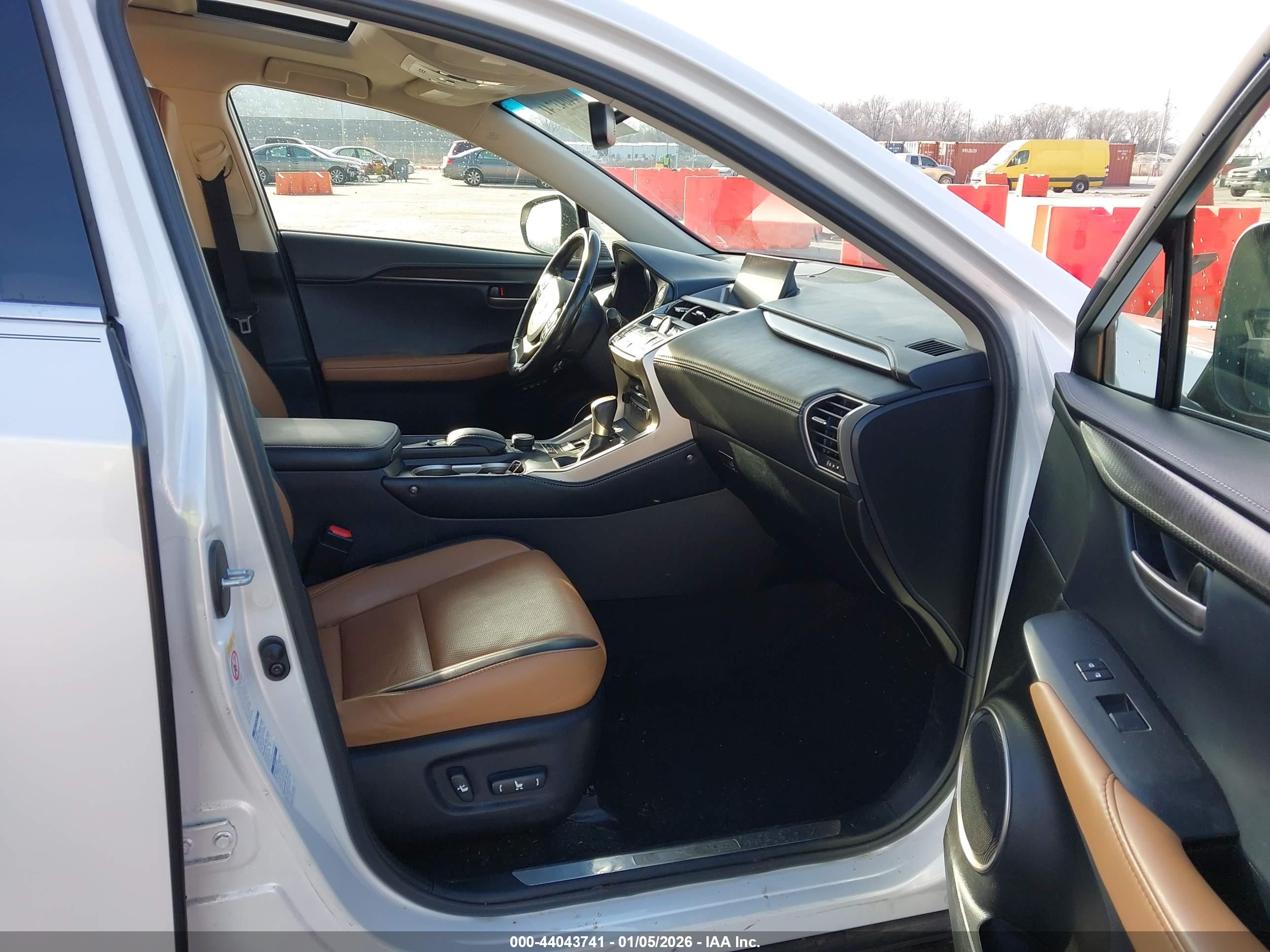 LEXUS NX image 5
