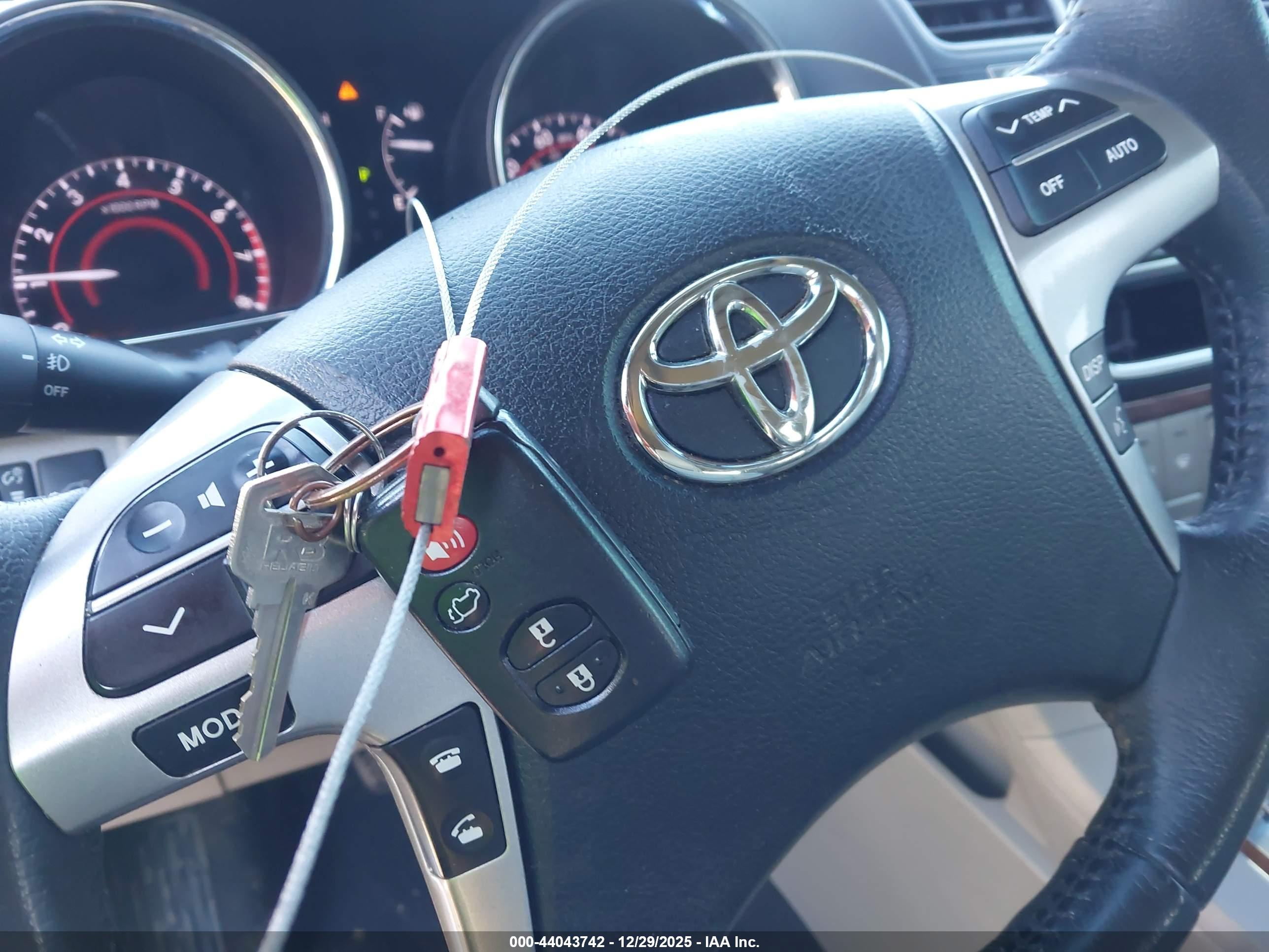 TOYOTA HIGHLANDER image 11