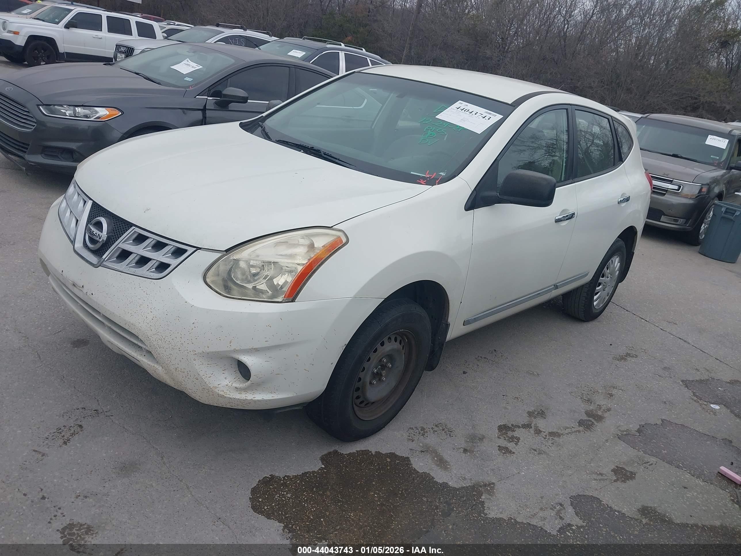 NISSAN ROGUE image 2