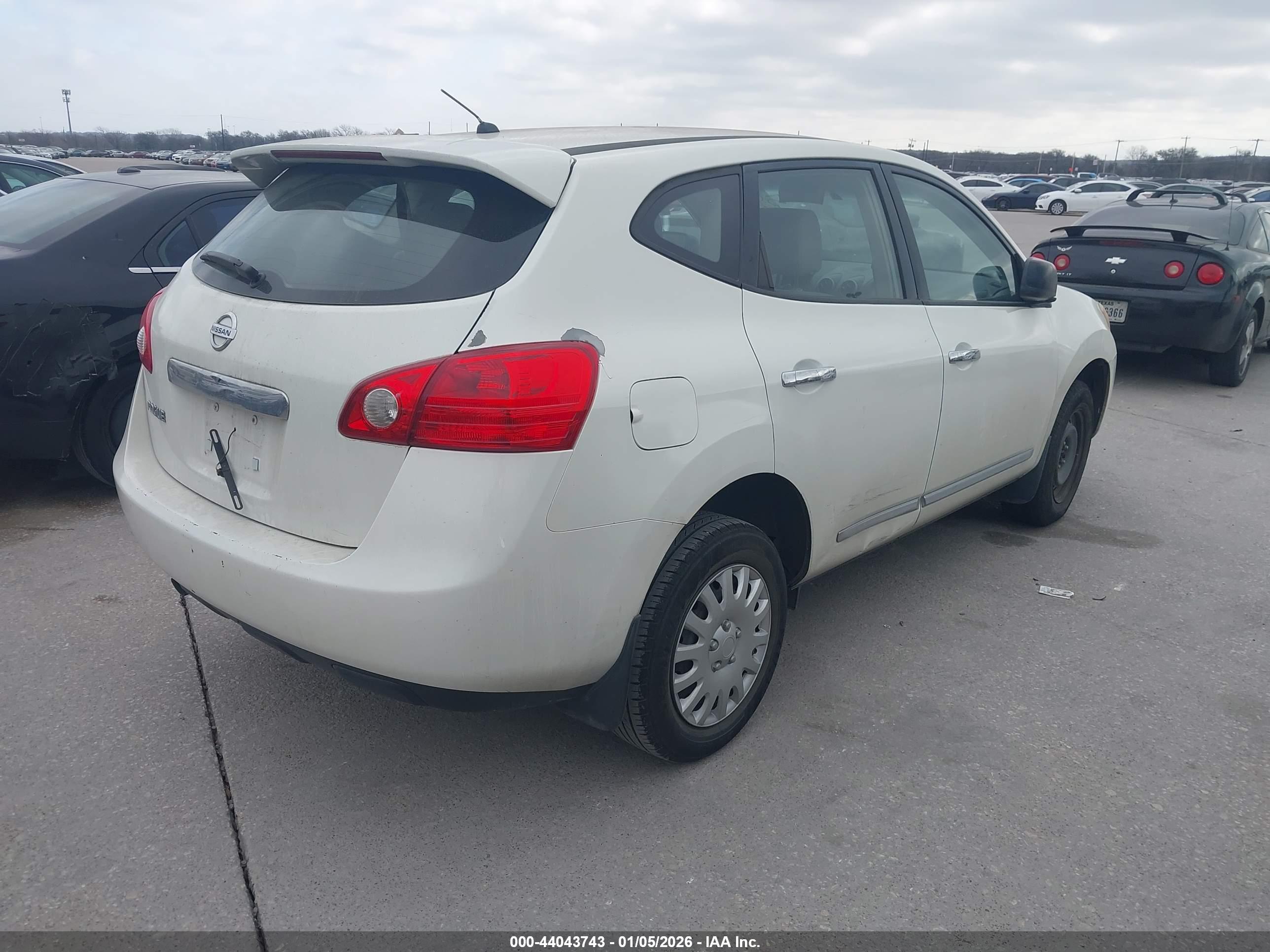 NISSAN ROGUE image 4