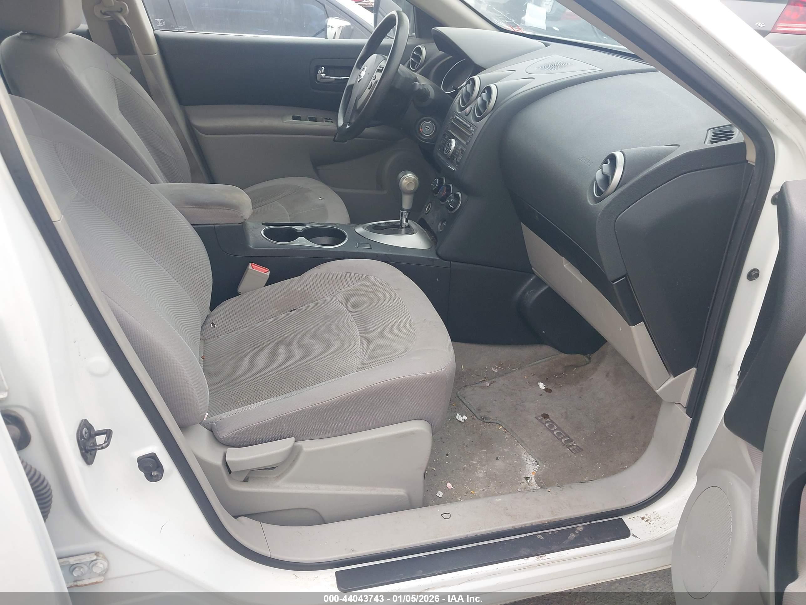 NISSAN ROGUE image 5