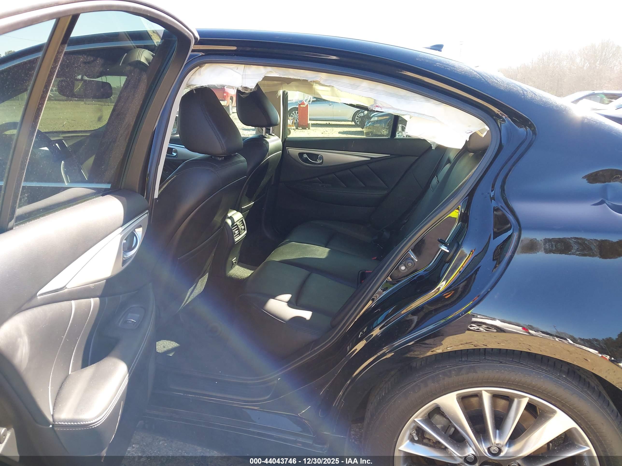 INFINITI Q50 image 8