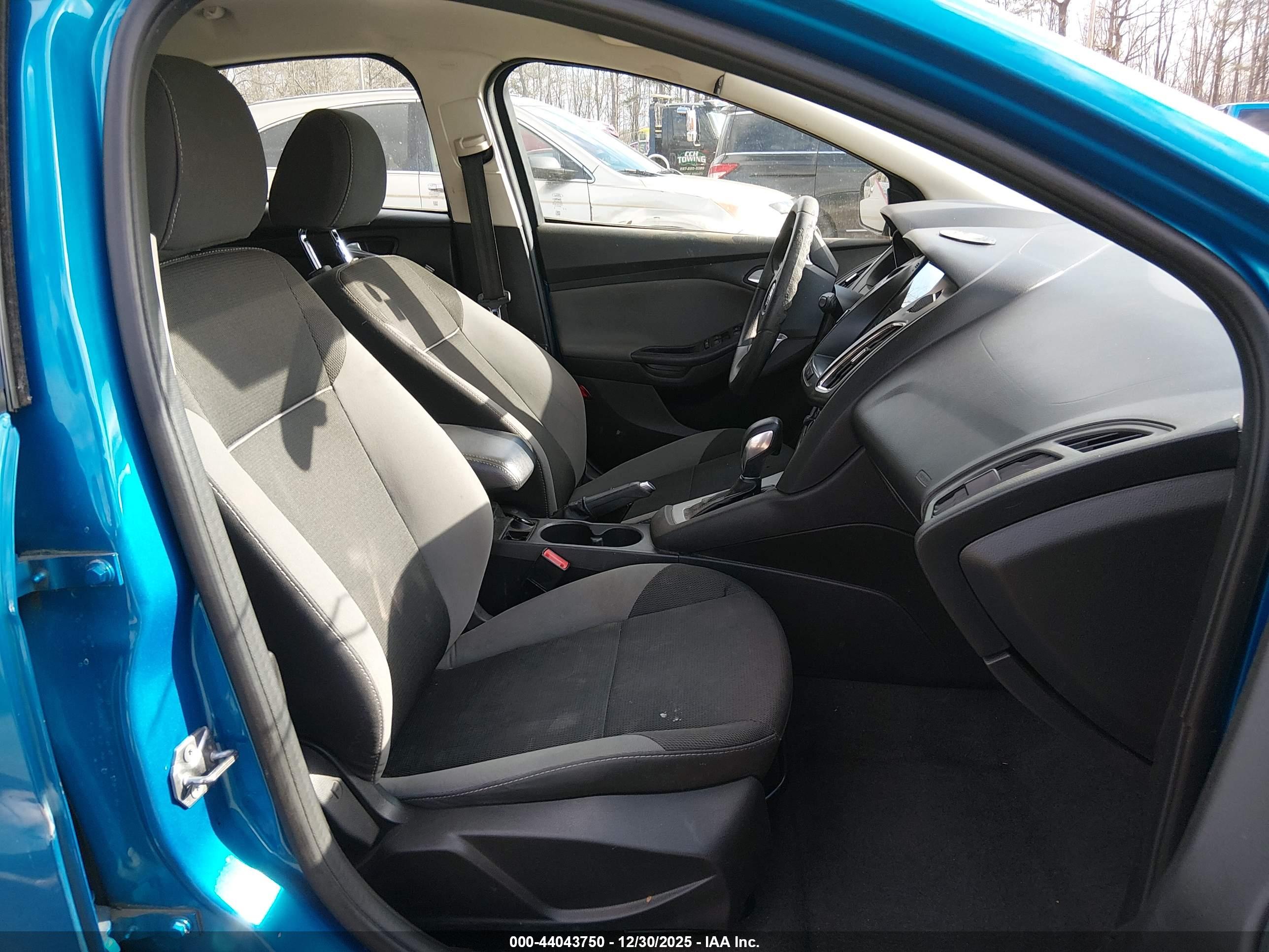 FORD FOCUS image 5