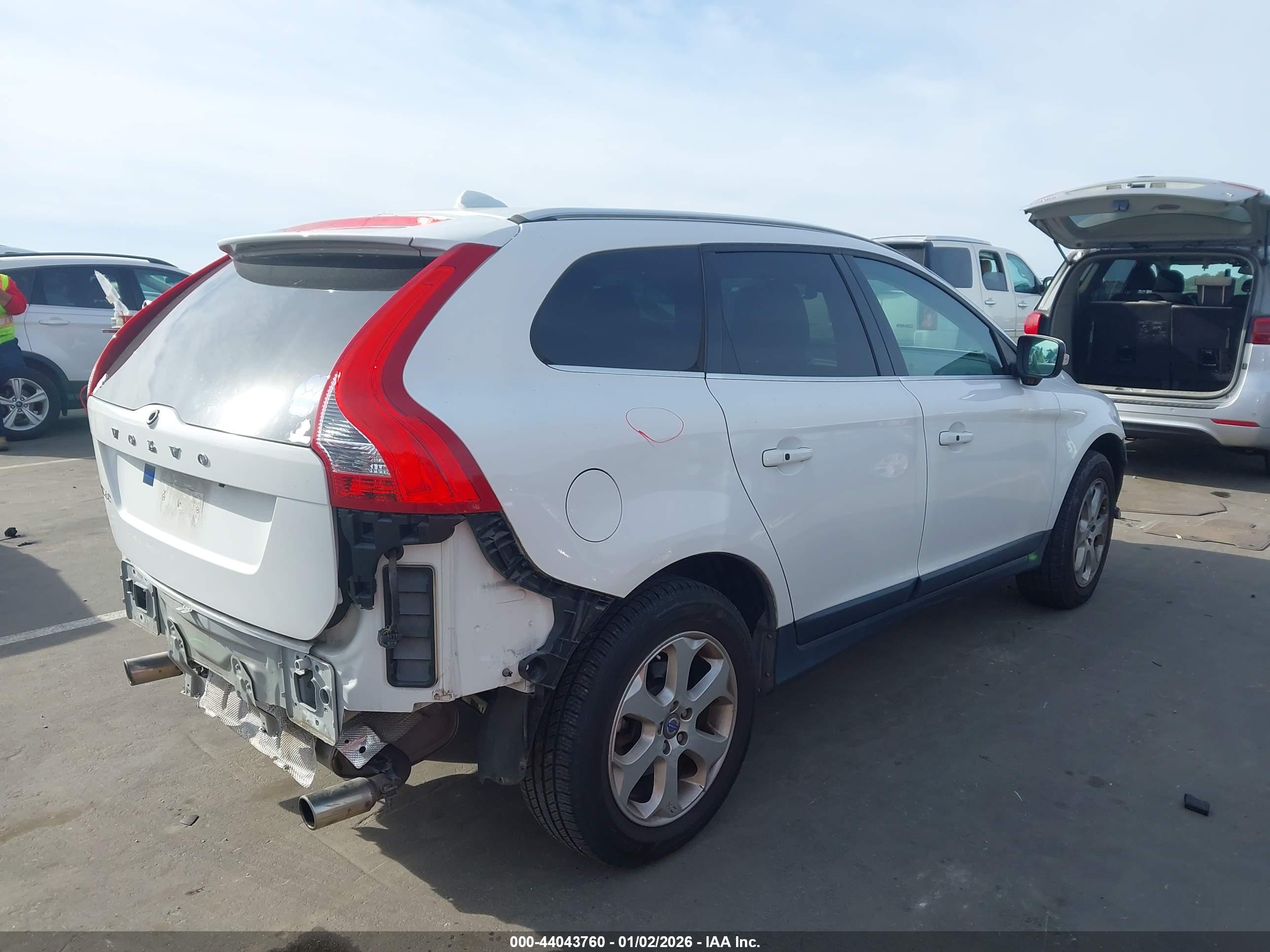 VOLVO XC60 image 4