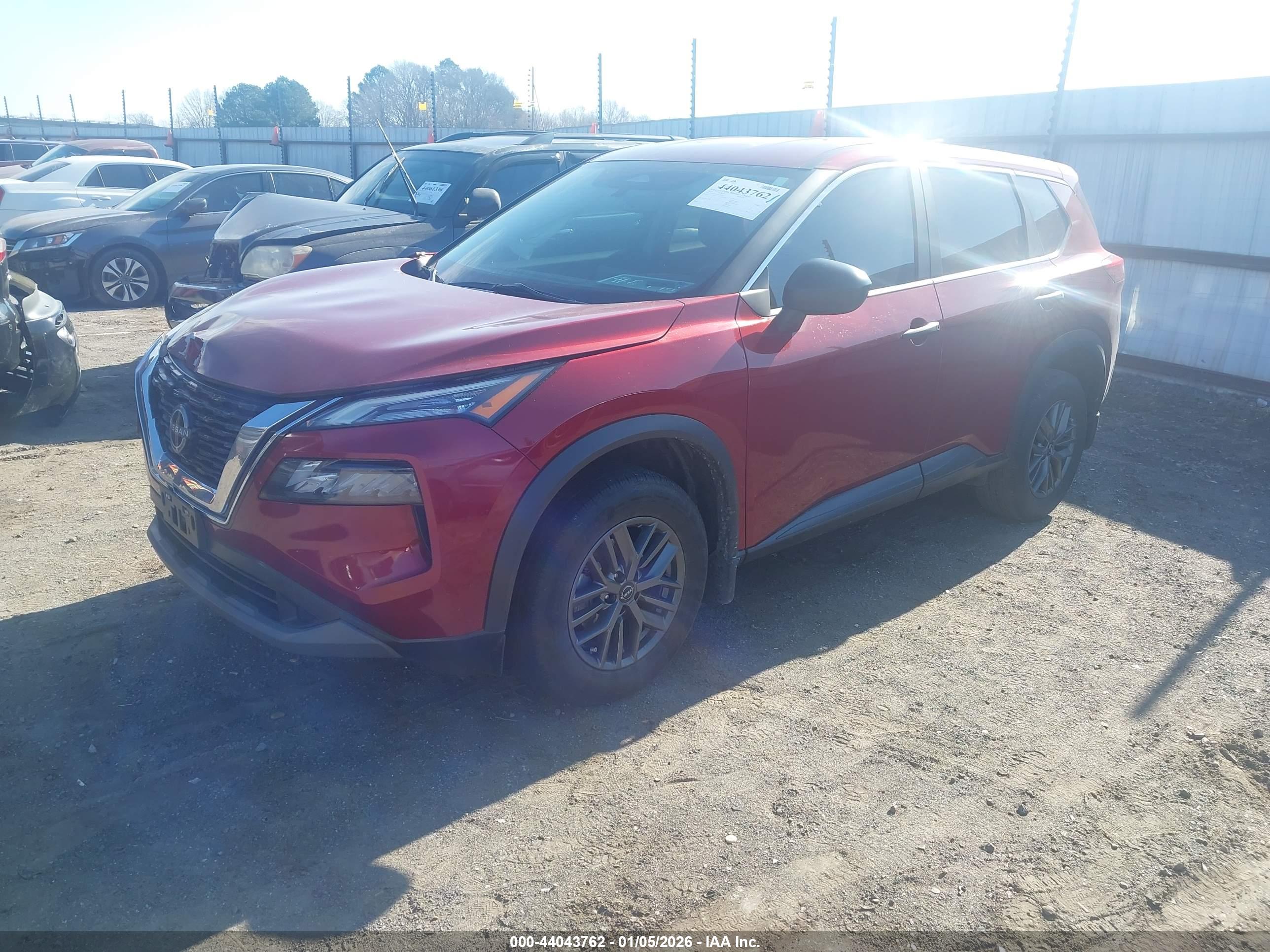 NISSAN ROGUE image 2