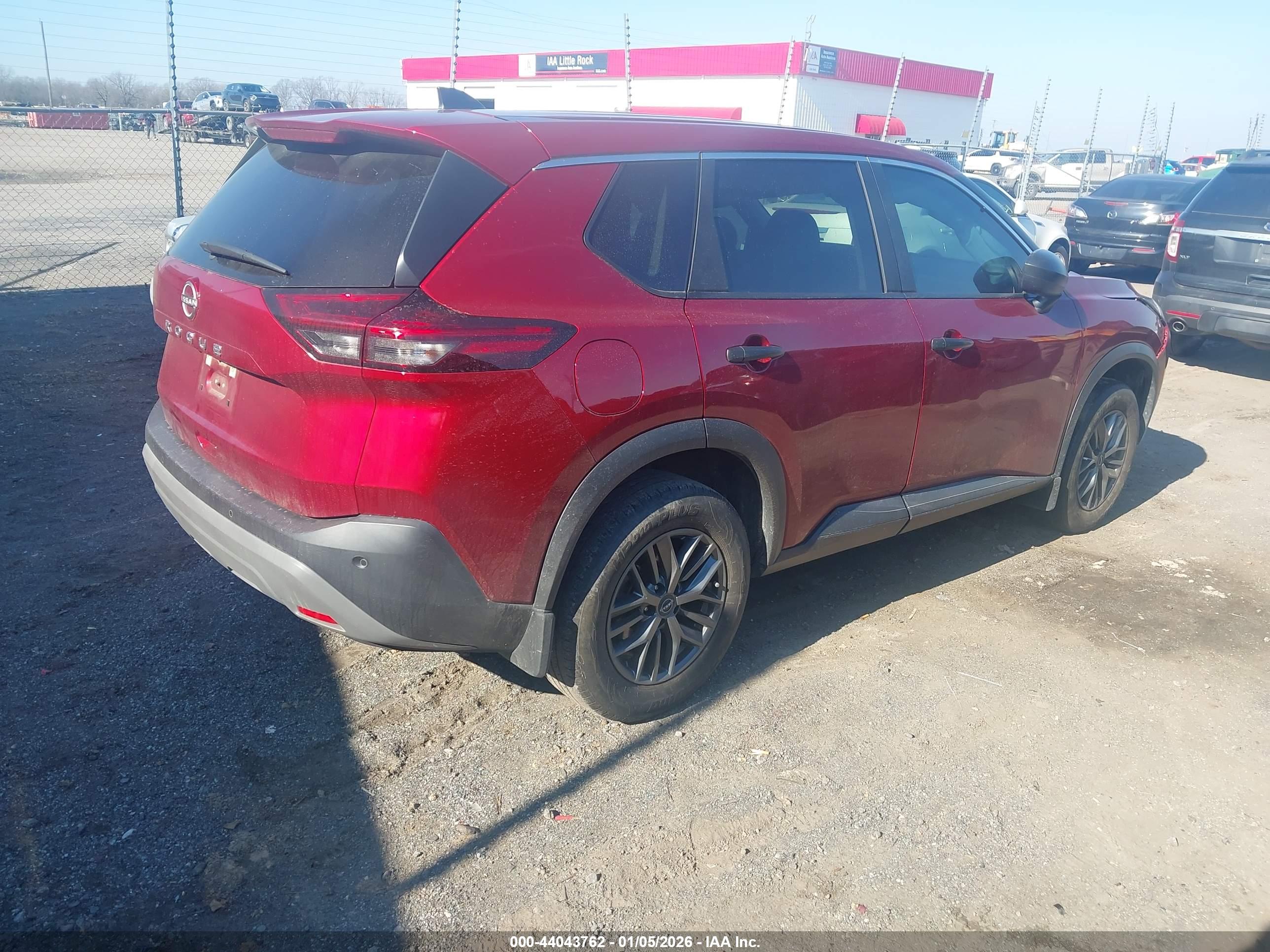 NISSAN ROGUE image 4