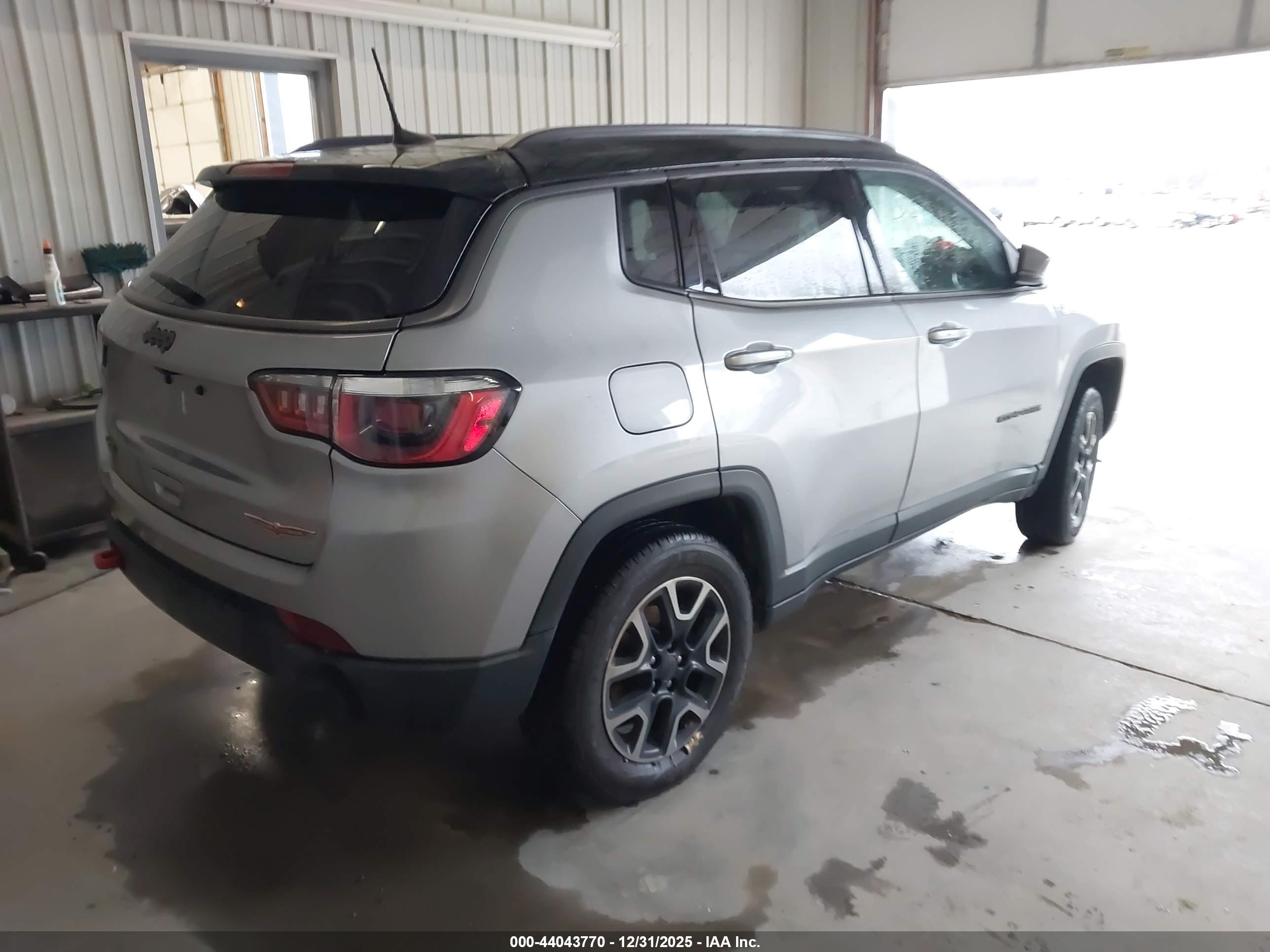 JEEP COMPASS image 4
