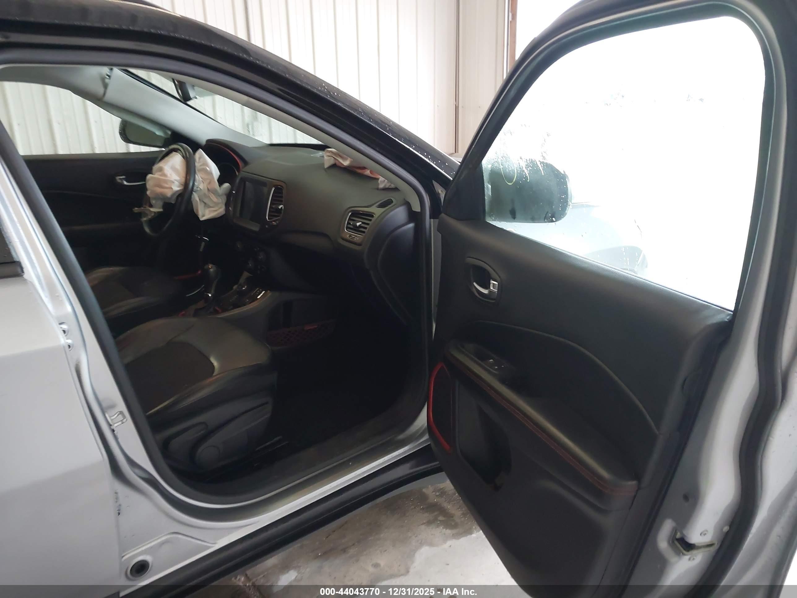 JEEP COMPASS image 5