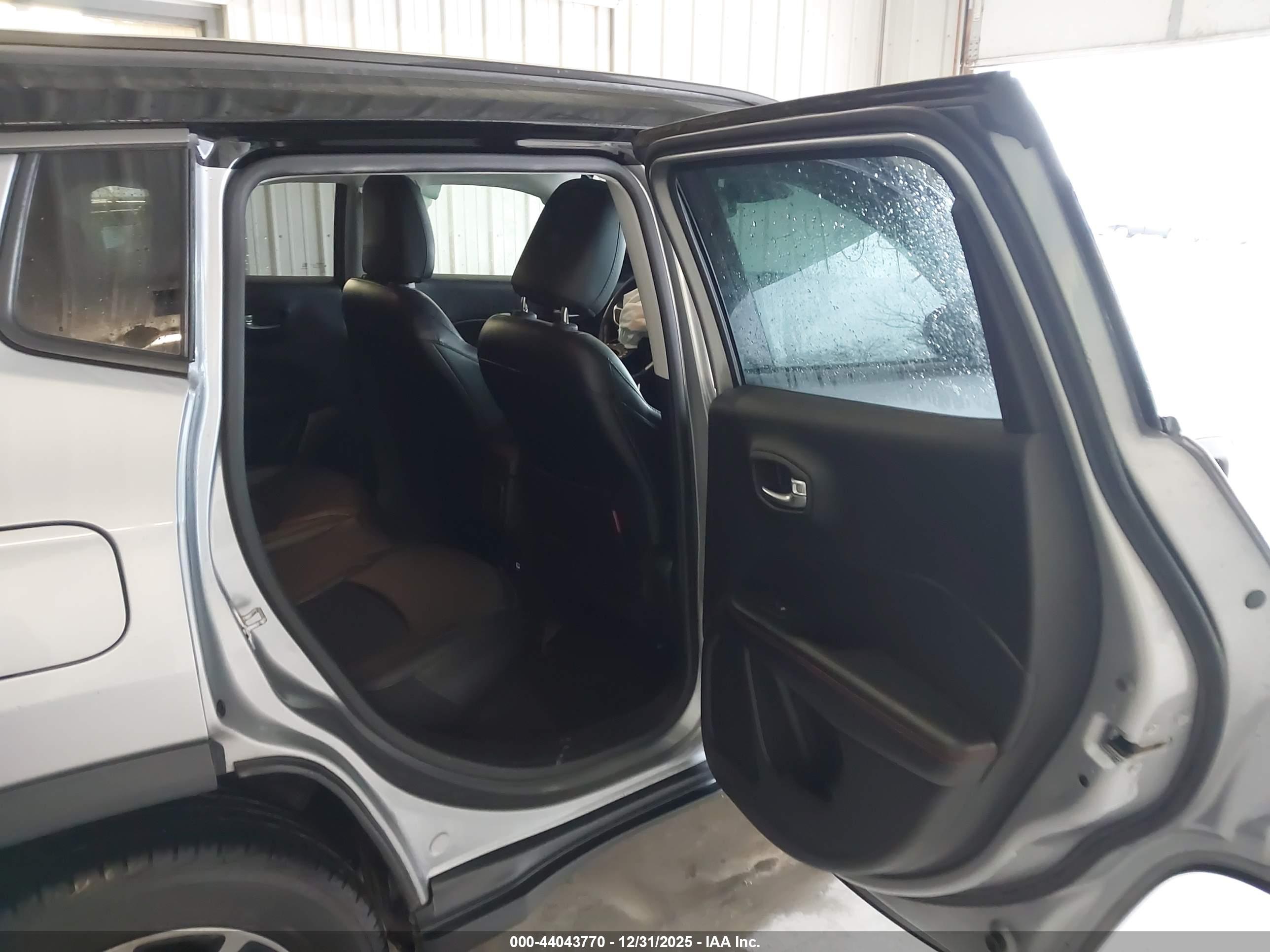 JEEP COMPASS image 8