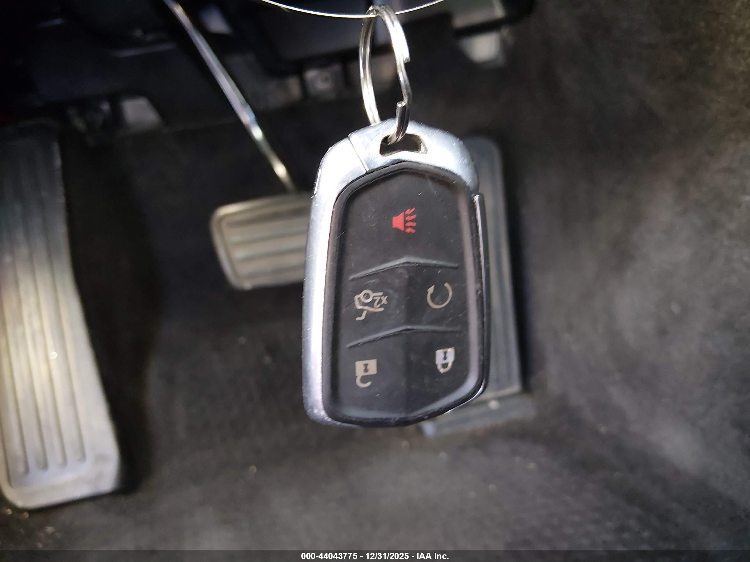 CADILLAC CTS image 11