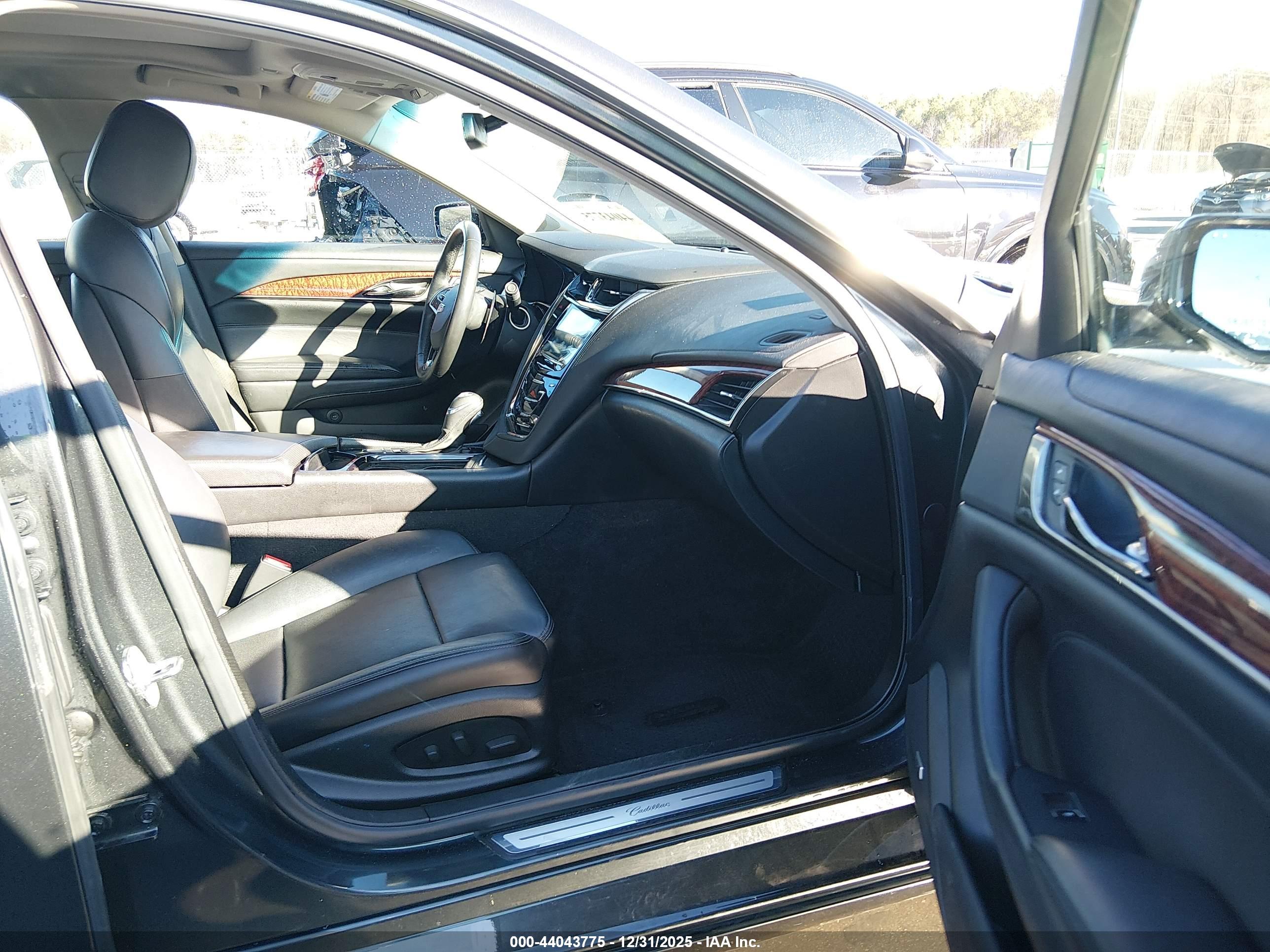 CADILLAC CTS image 5