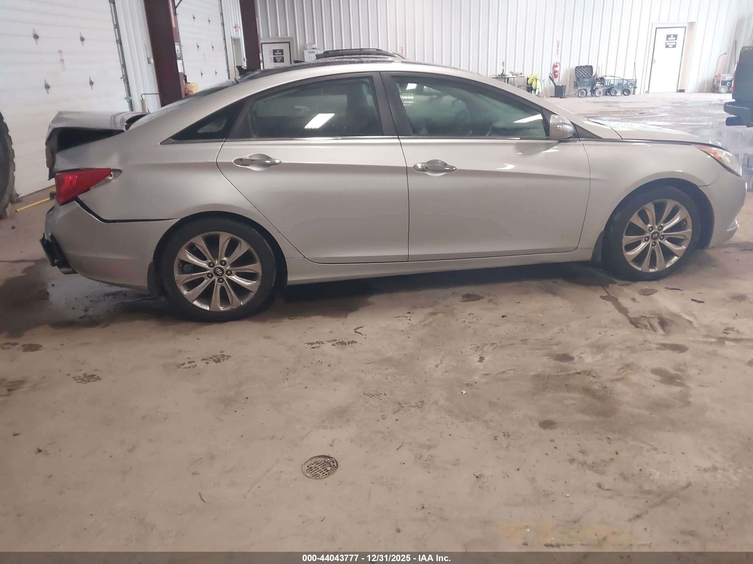 HYUNDAI SONATA image 4