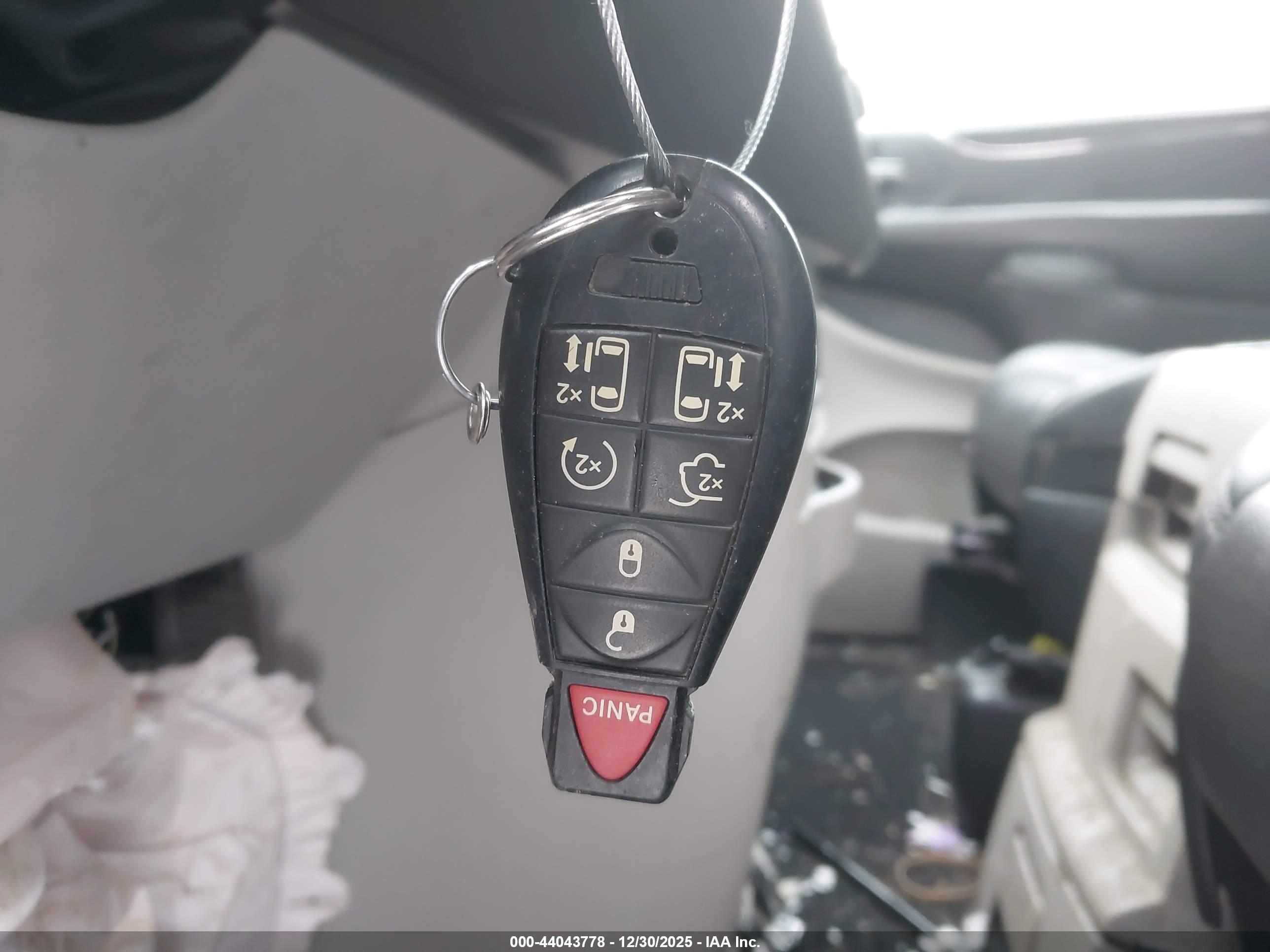 CHRYSLER TOWN image 11