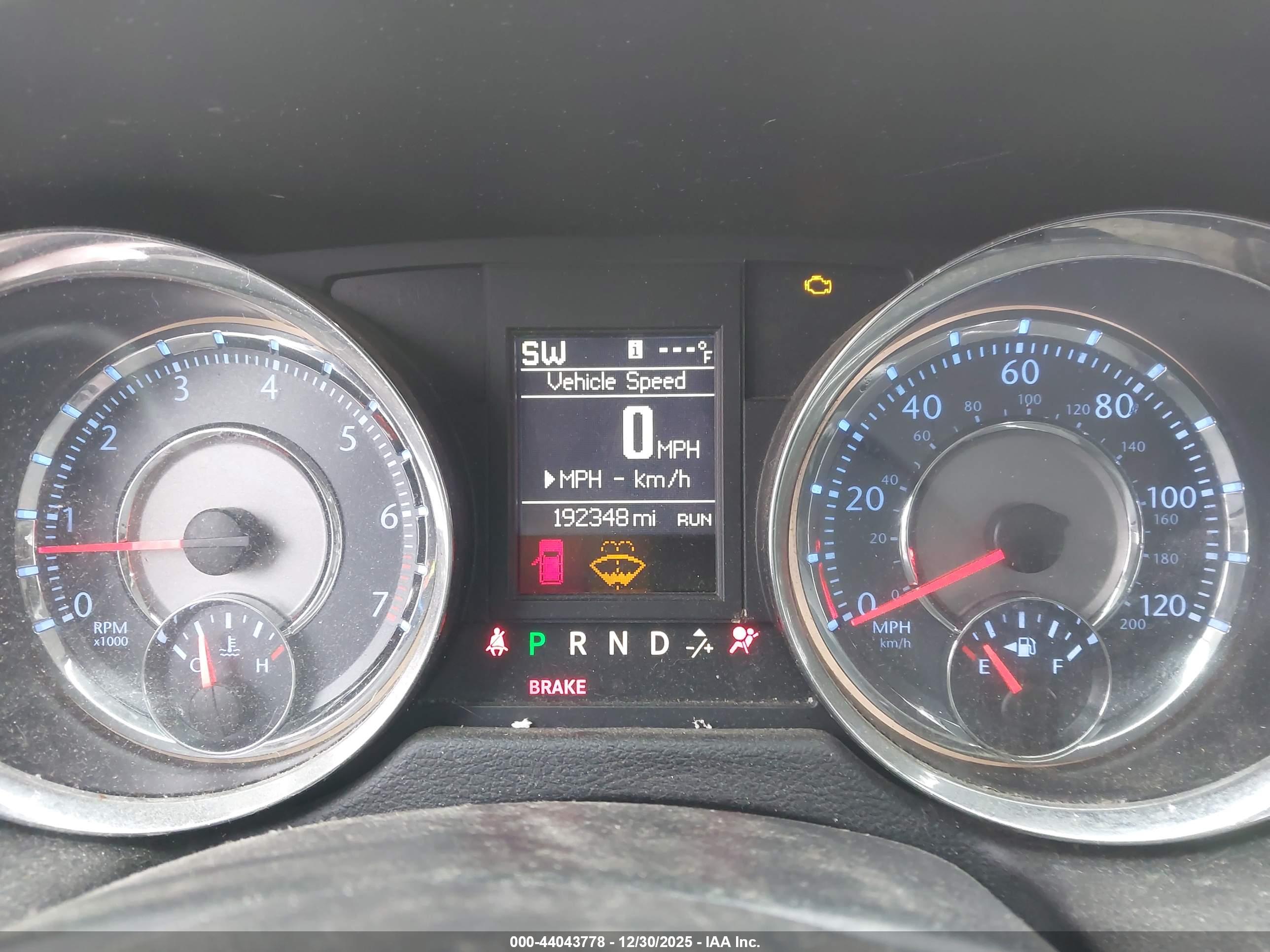 CHRYSLER TOWN image 7