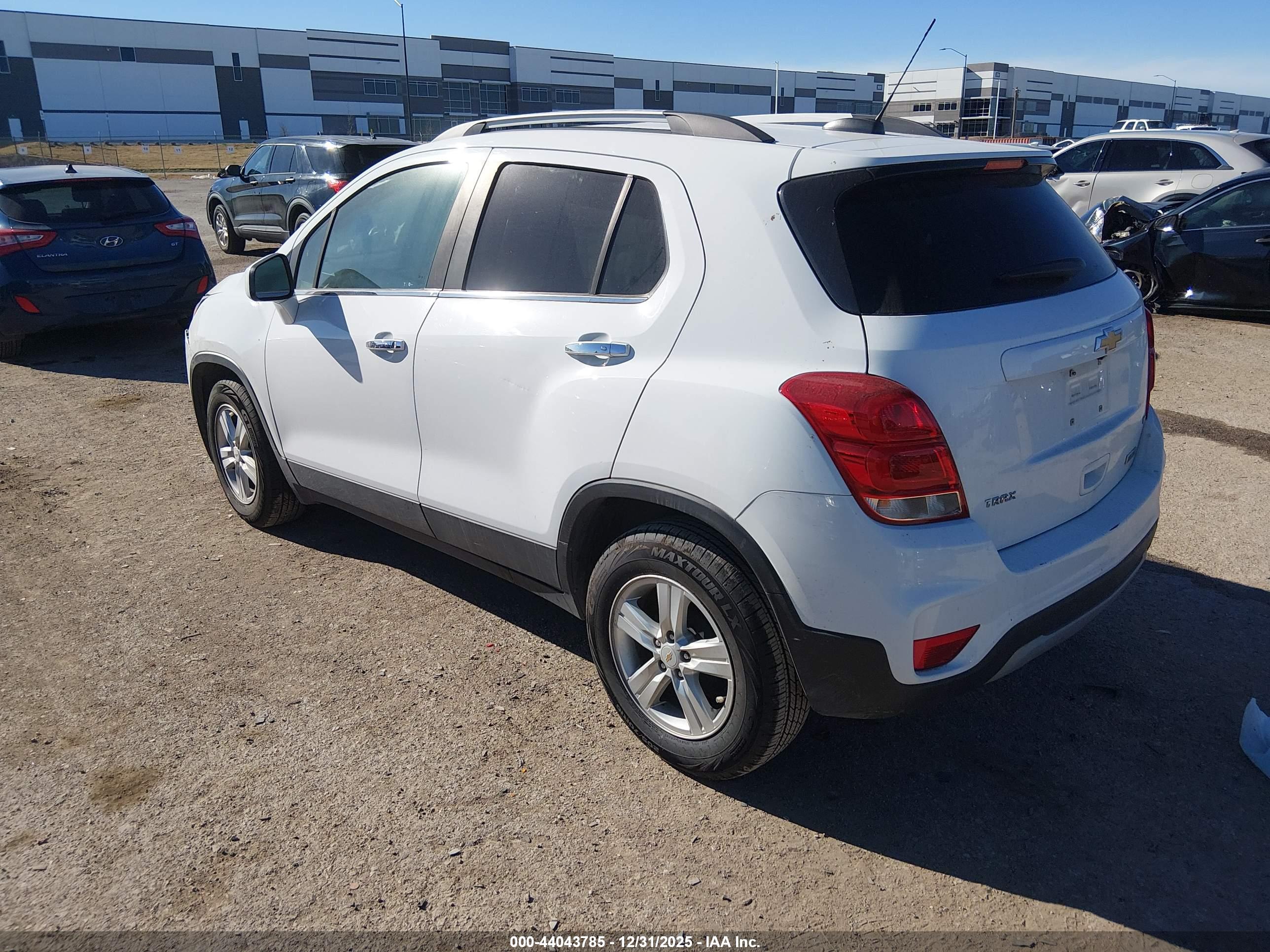 CHEVROLET TRAX image 3