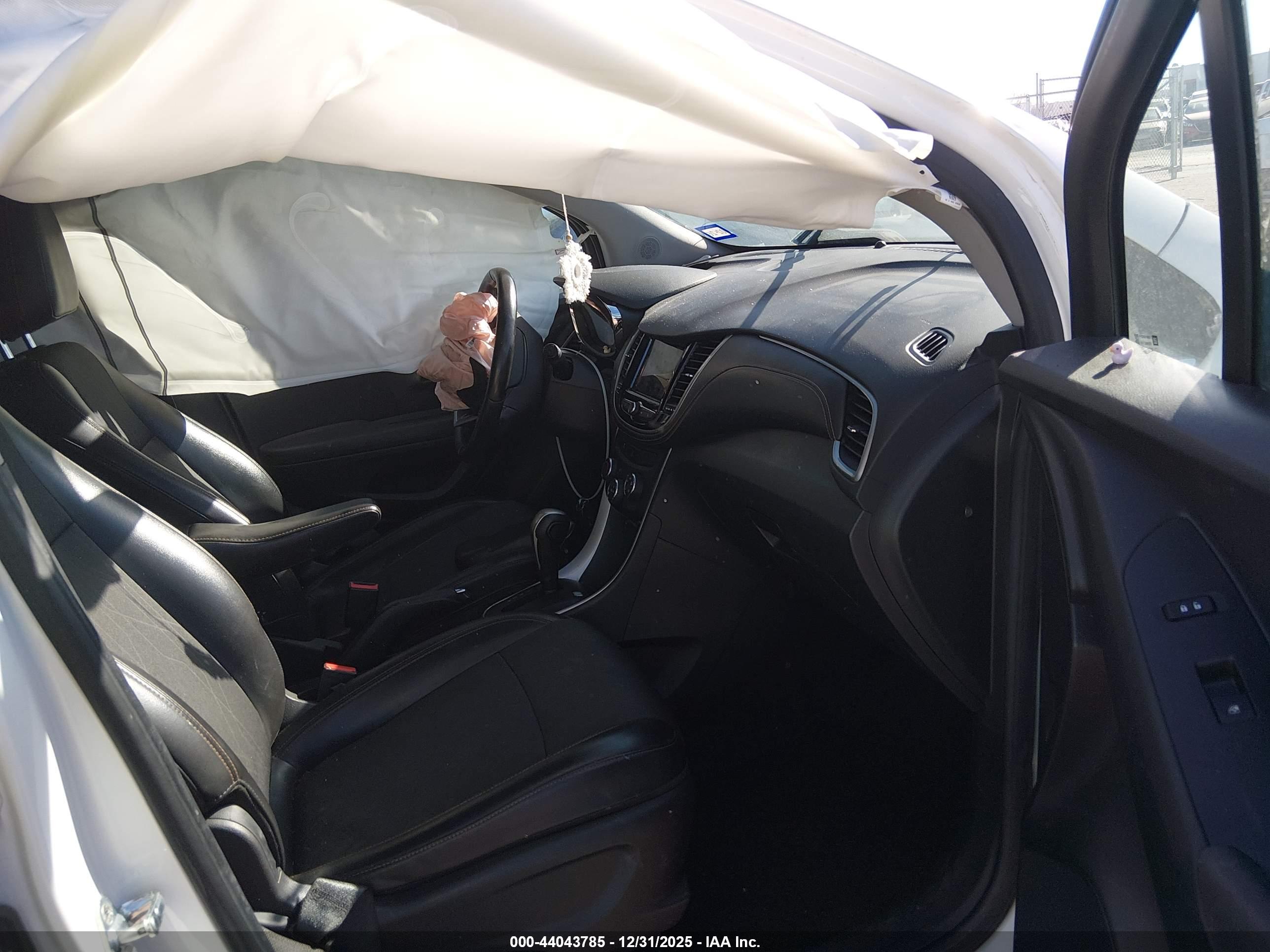 CHEVROLET TRAX image 5