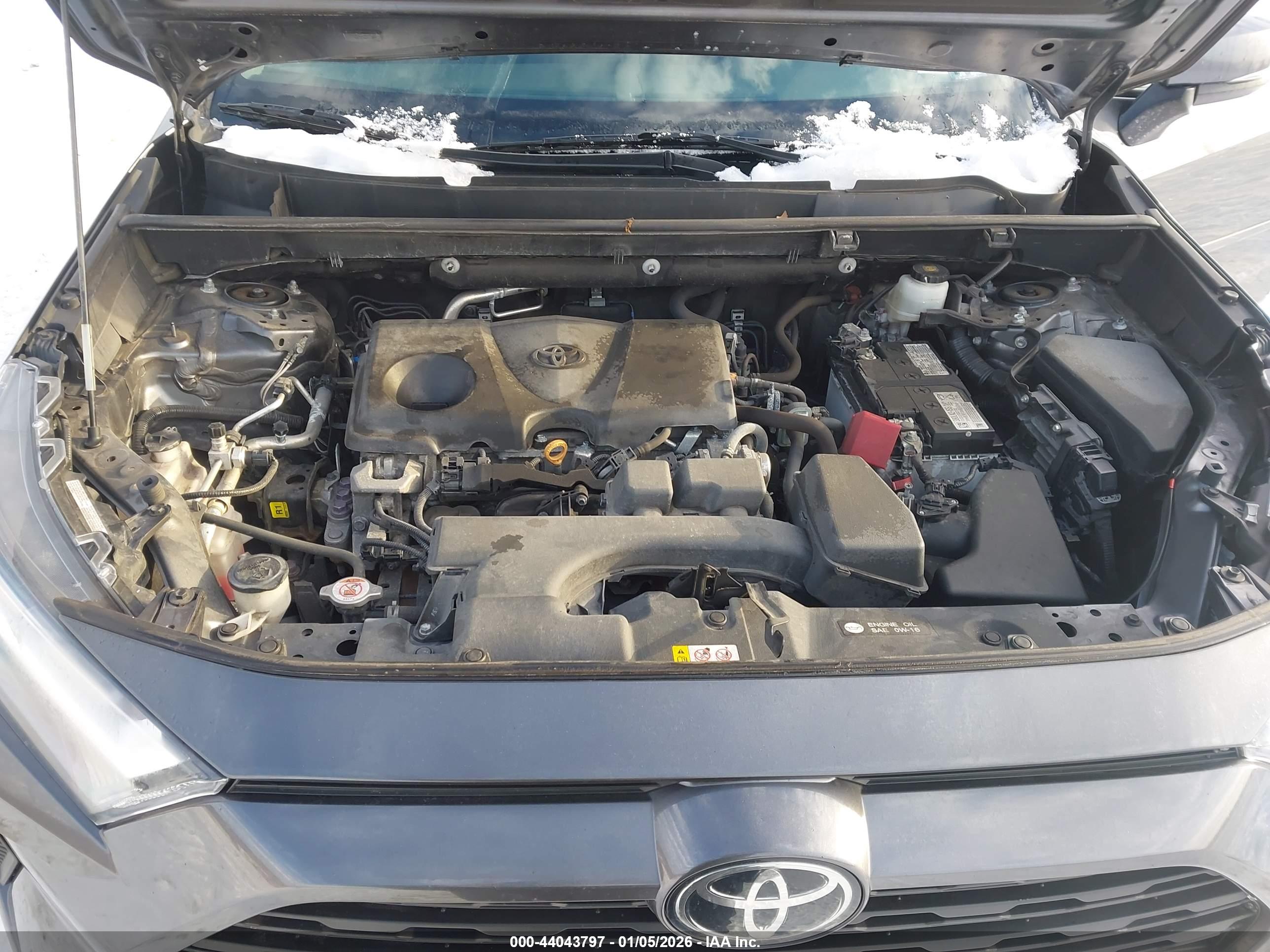 TOYOTA RAV4 image 10