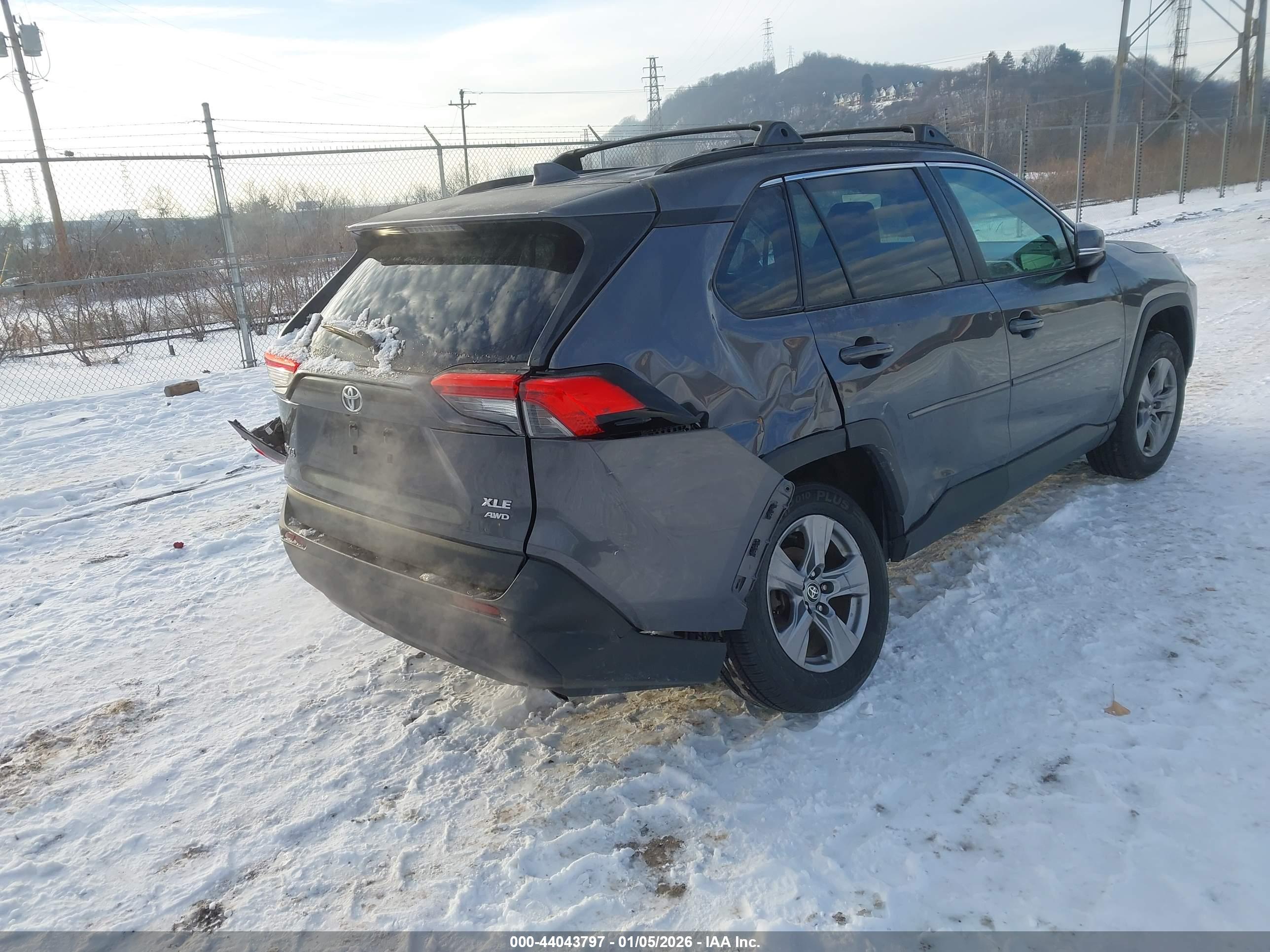 TOYOTA RAV4 image 4