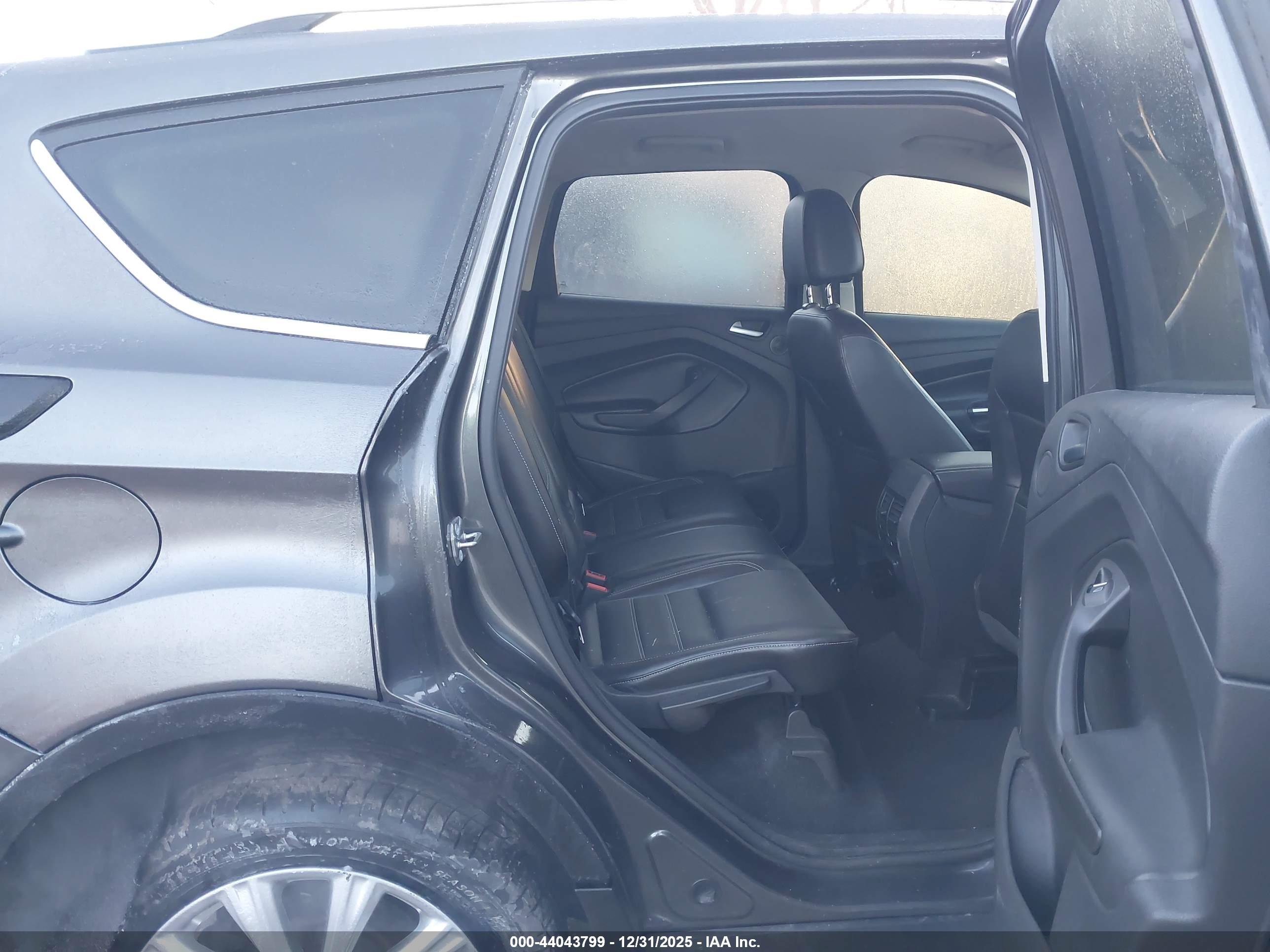 FORD ESCAPE image 8