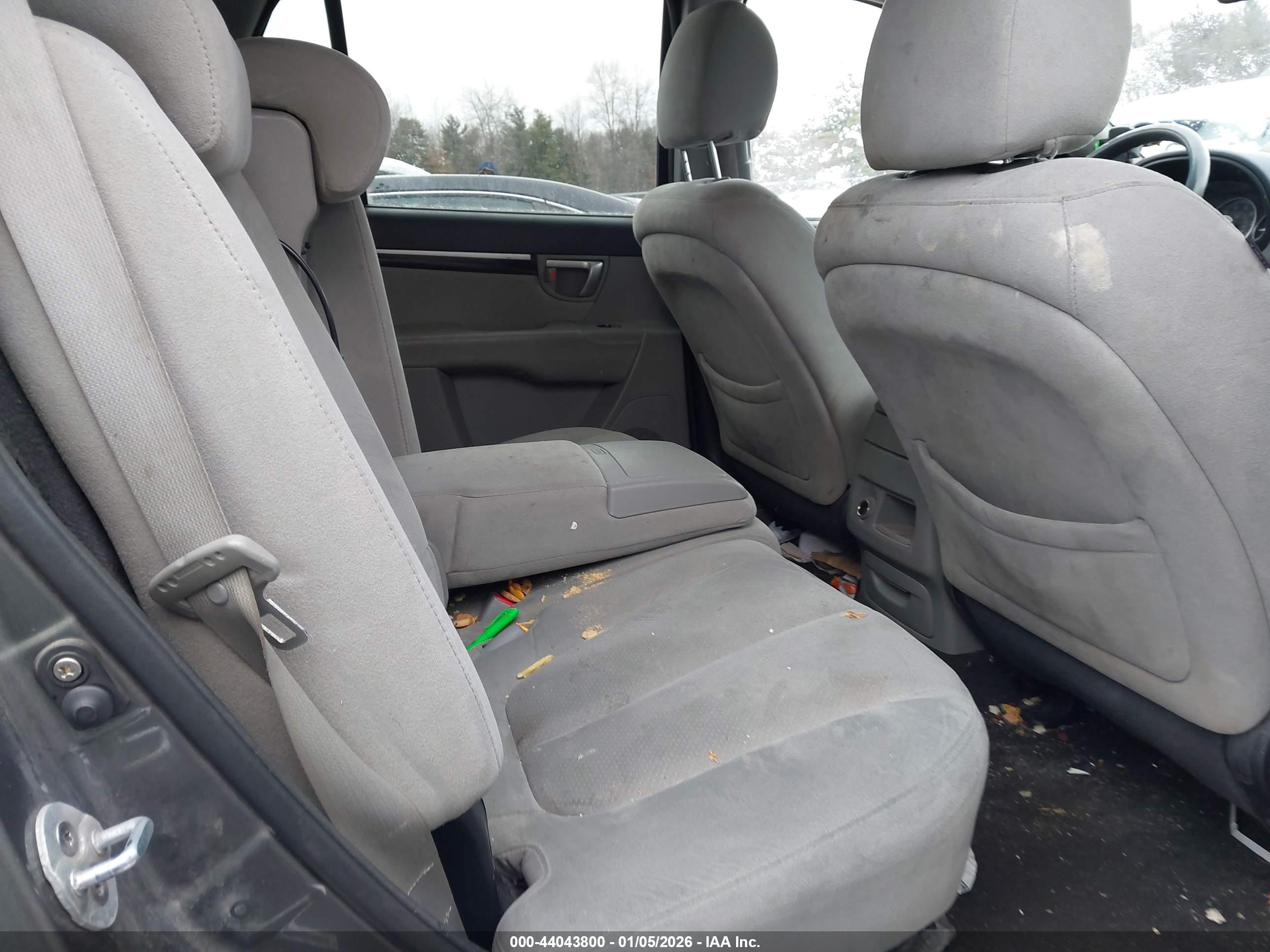 HYUNDAI SANTA image 8