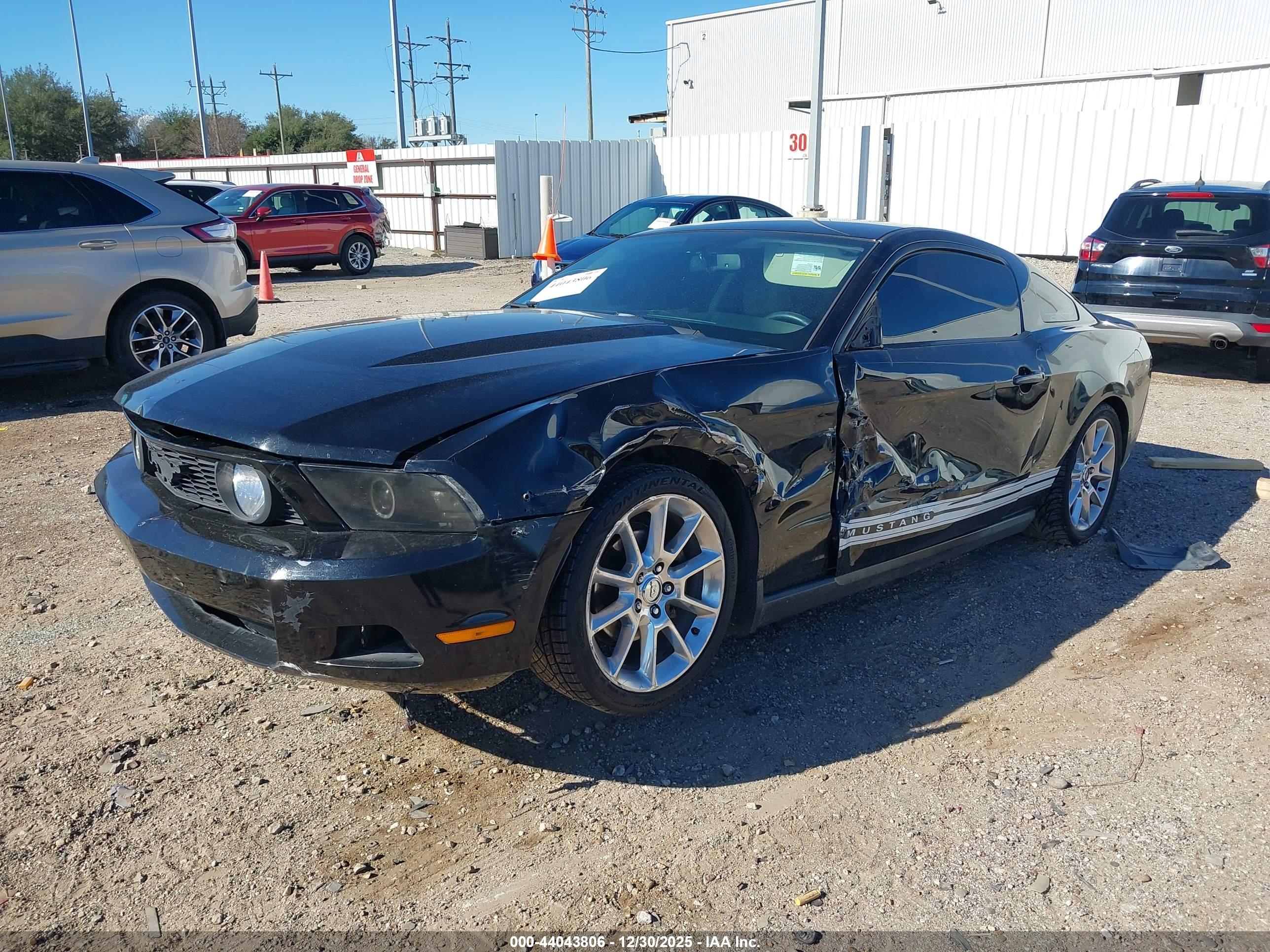FORD MUSTANG image 2