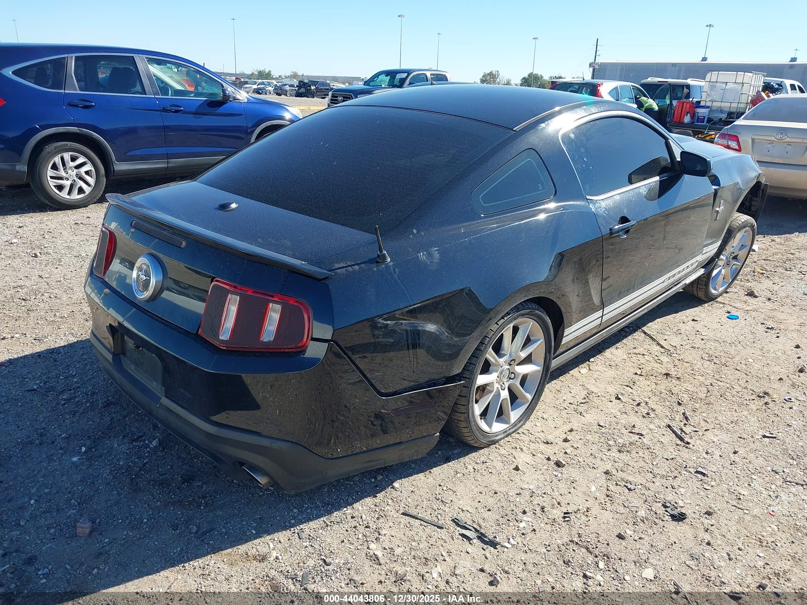 FORD MUSTANG image 4