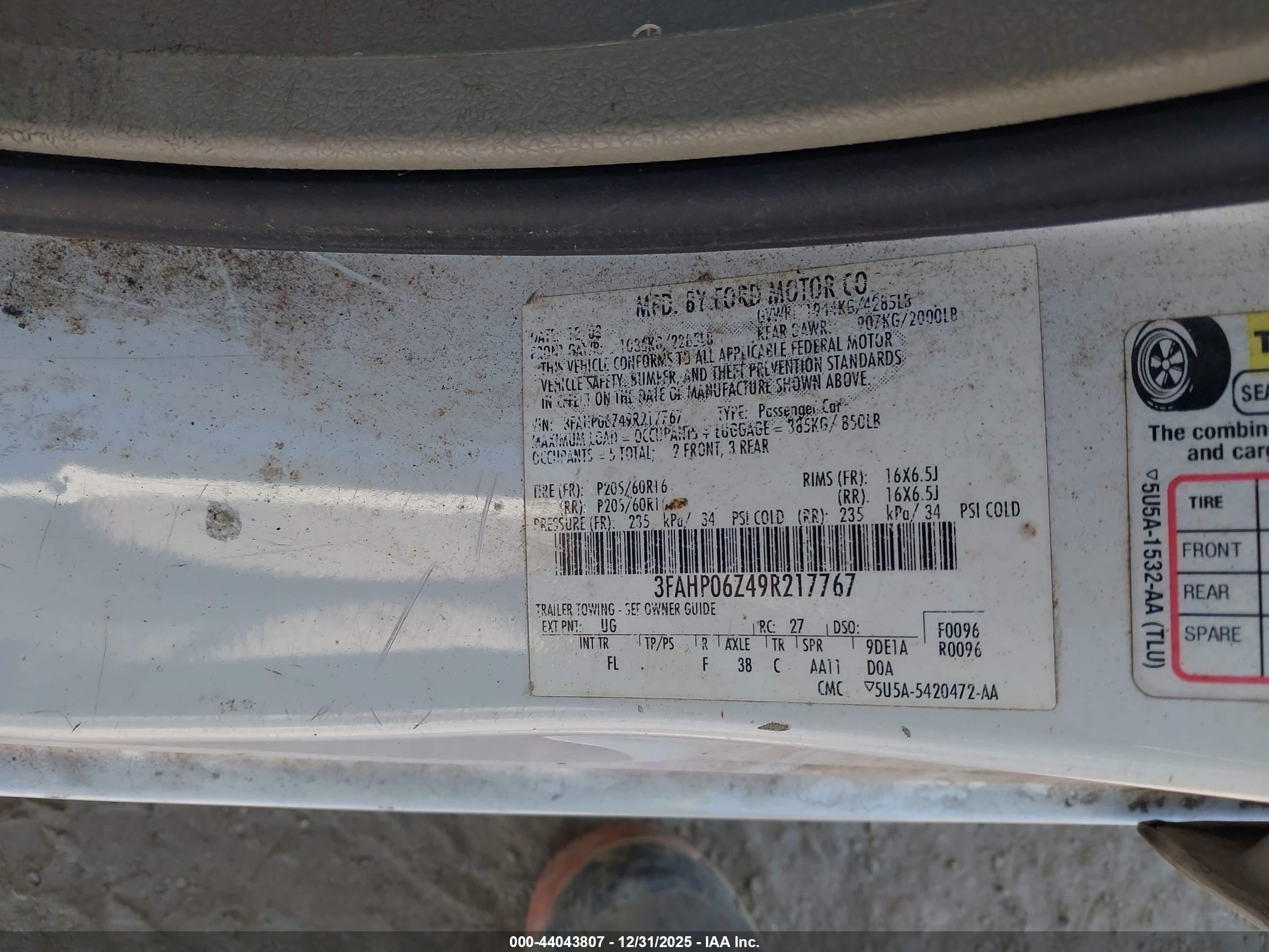 FORD FUSION image 9