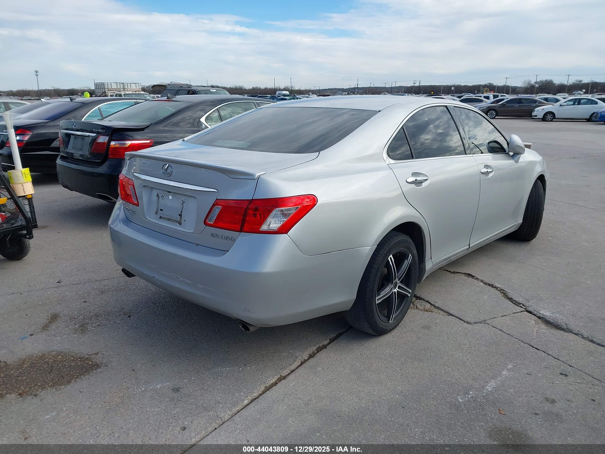 LEXUS ES image 4