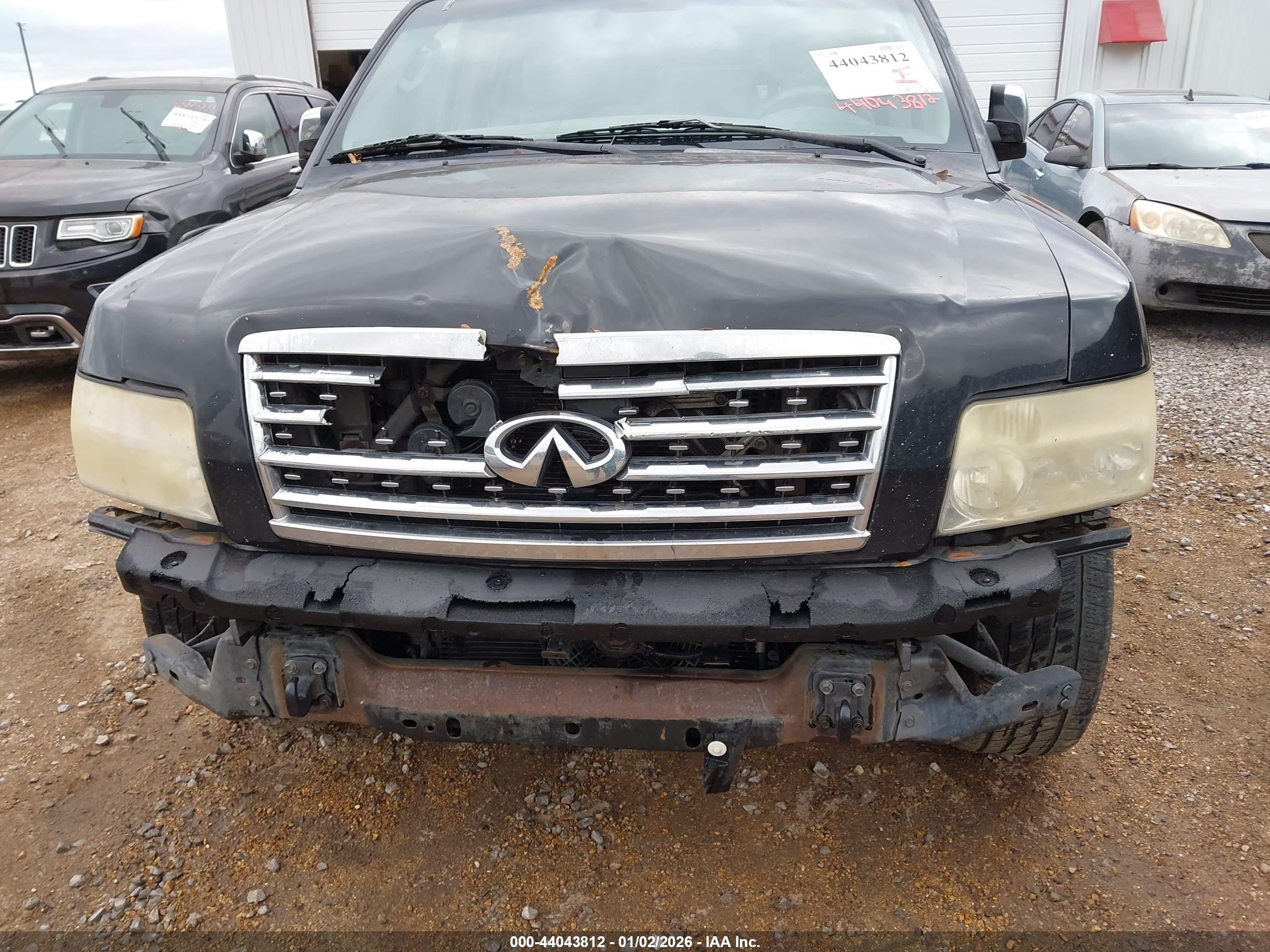 INFINITI QX56 image 6