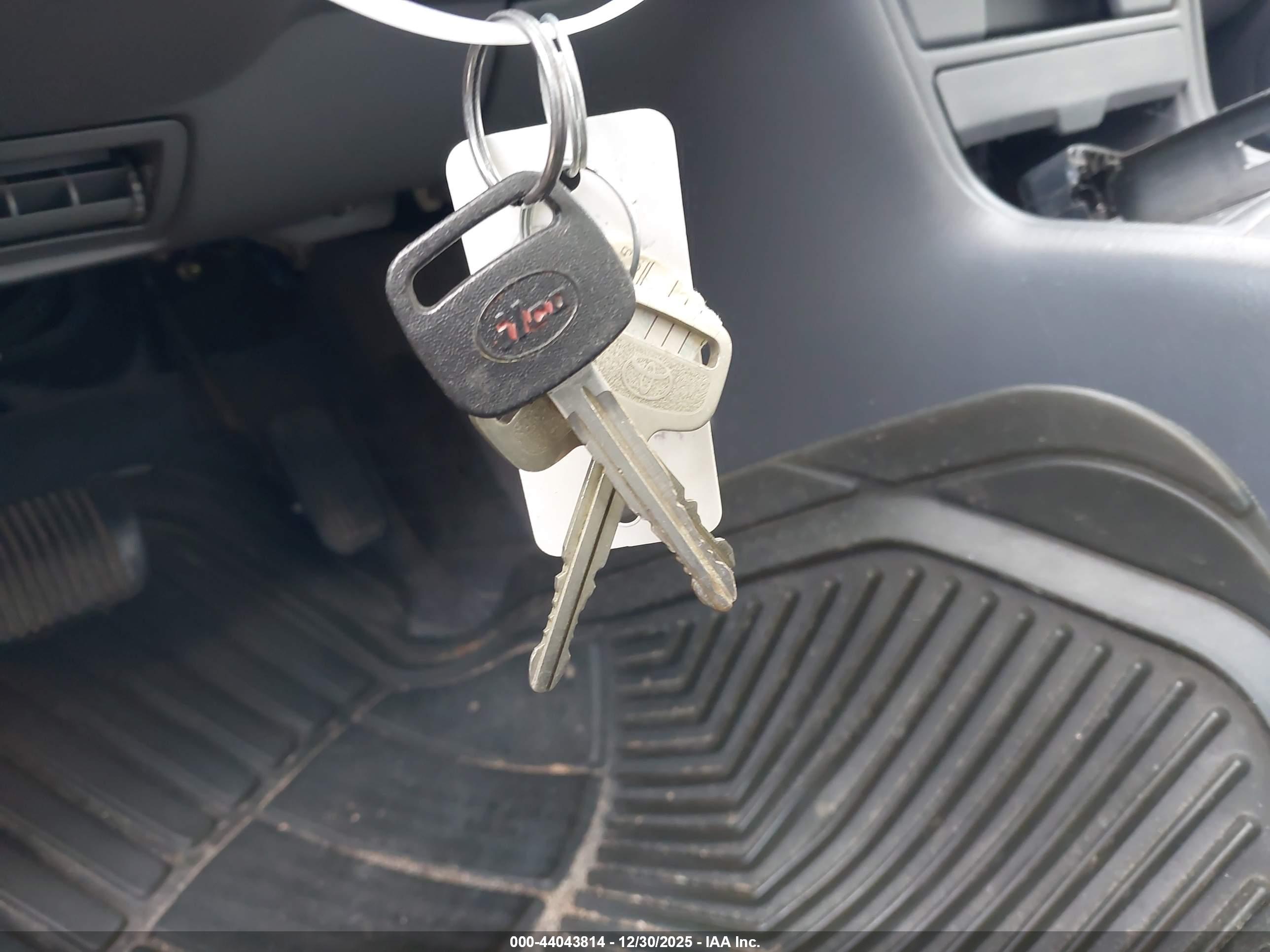 TOYOTA CAMRY image 11