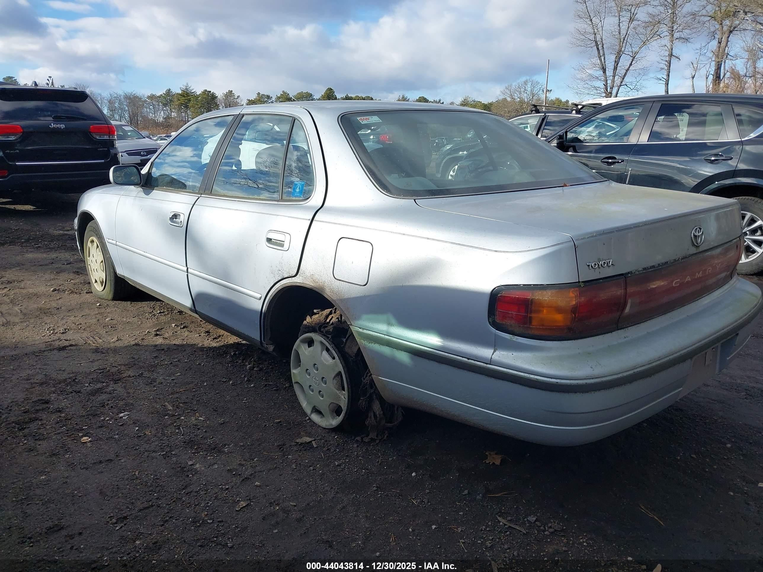 TOYOTA CAMRY image 6