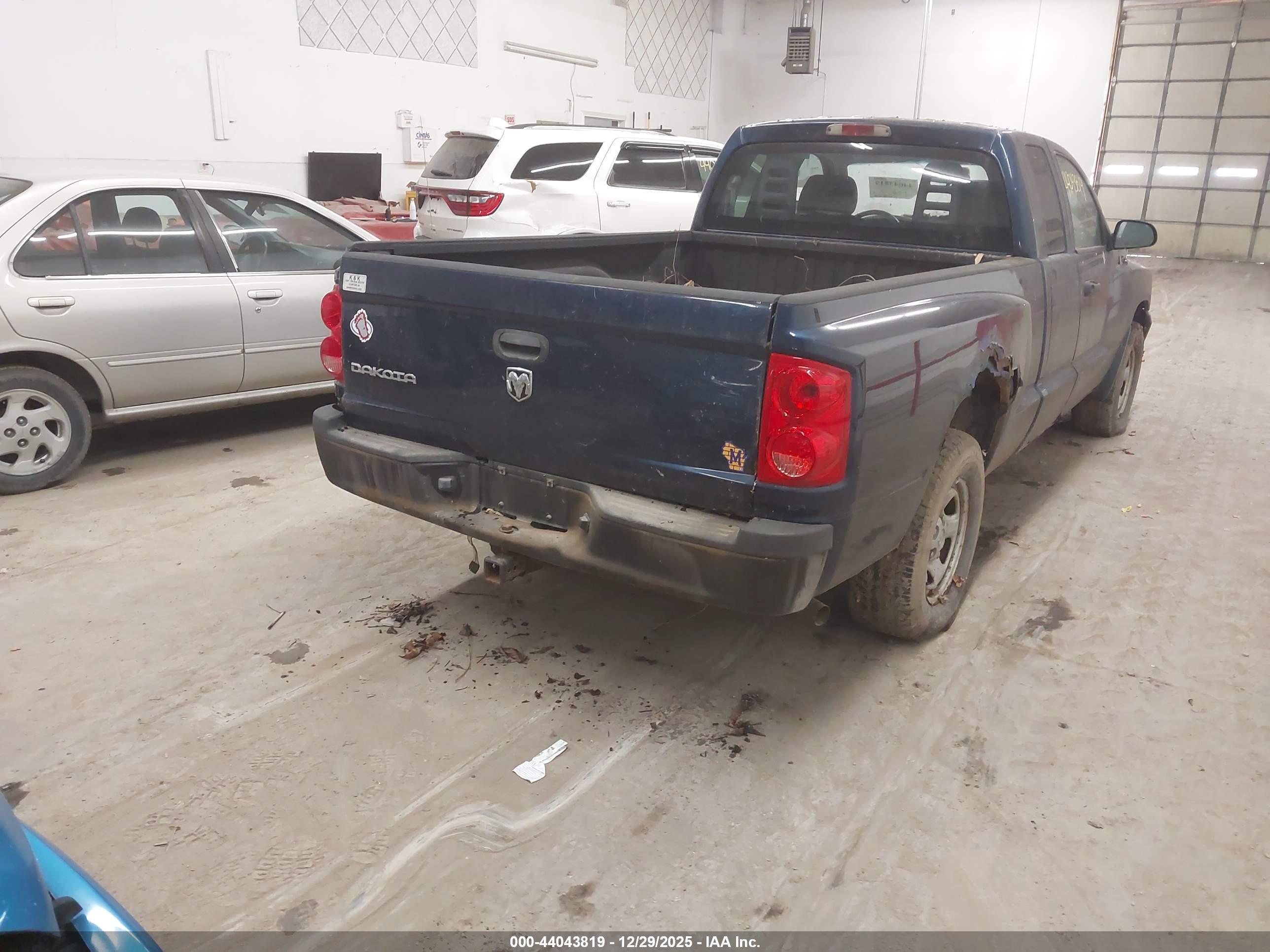 DODGE DAKOTA image 4