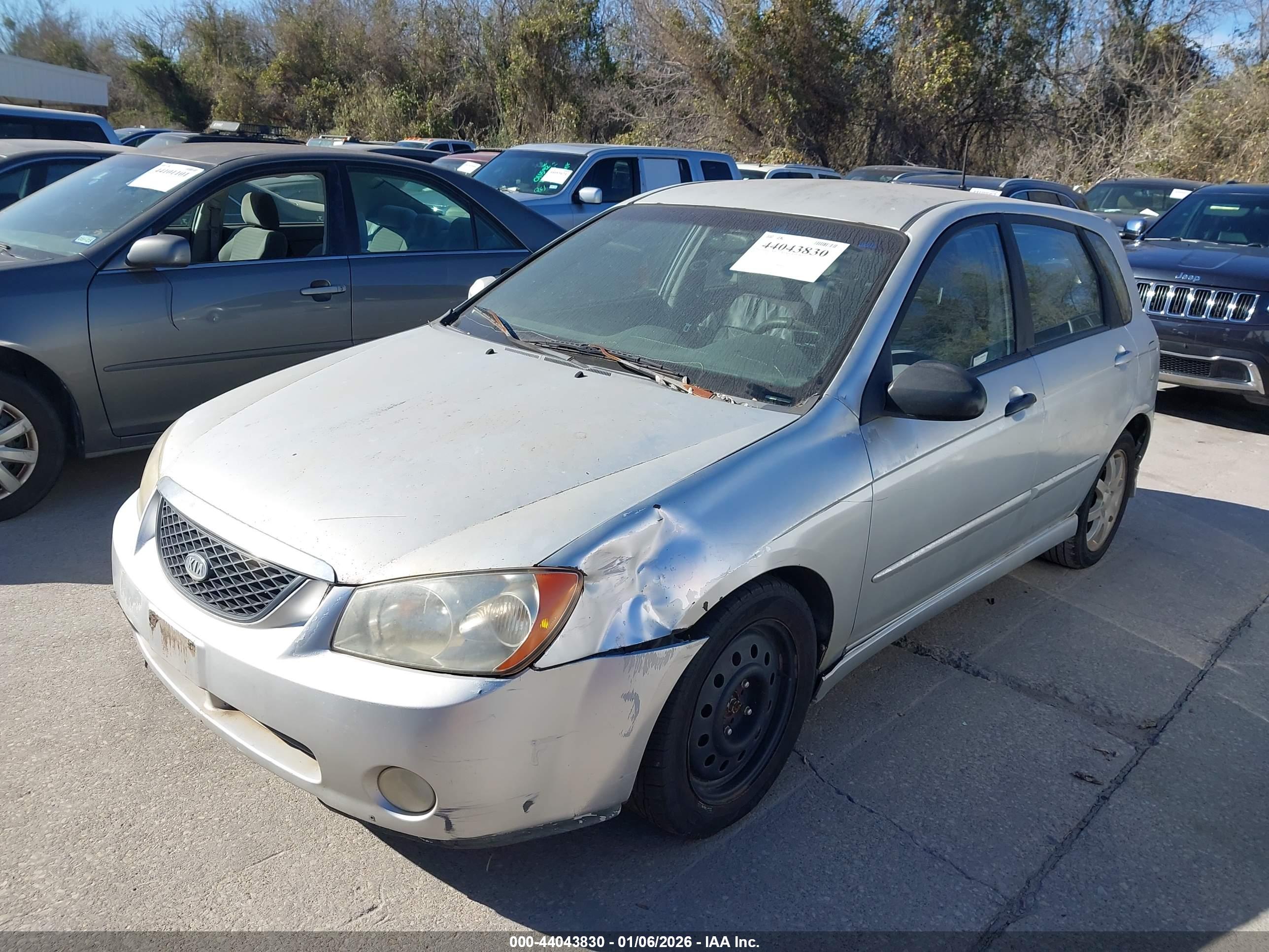 KIA SPECTRA5 image 2
