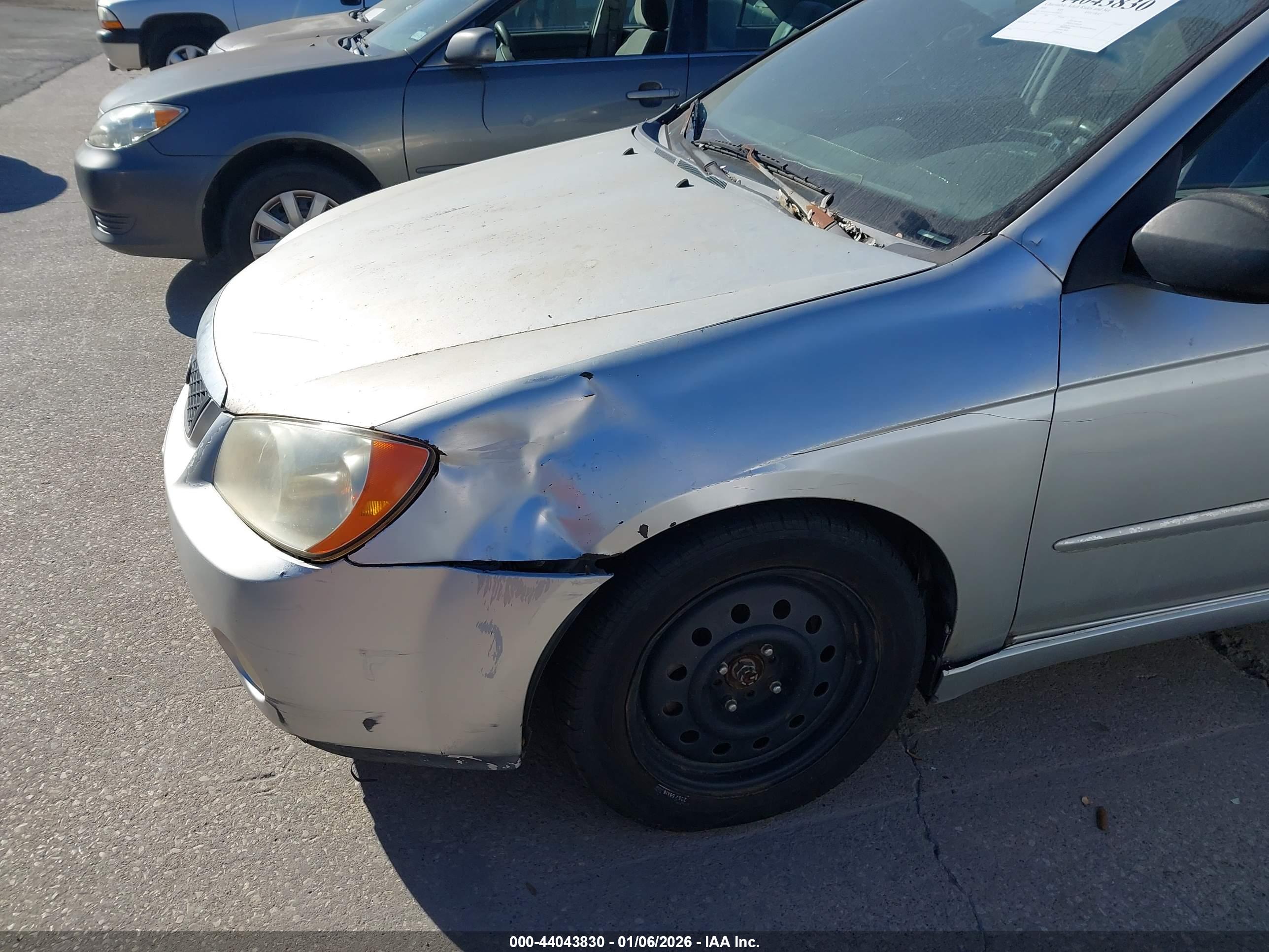 KIA SPECTRA5 image 6