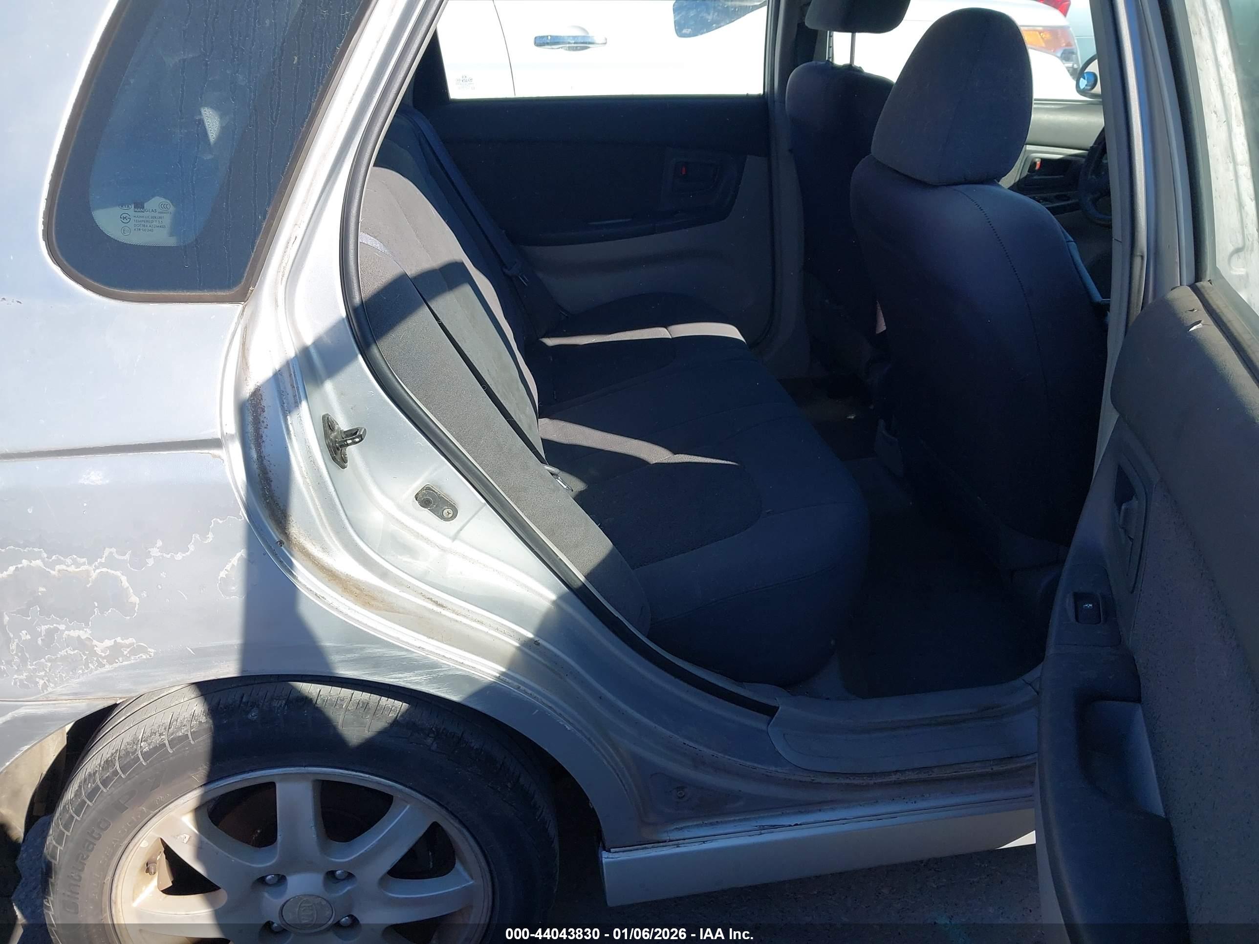 KIA SPECTRA5 image 8