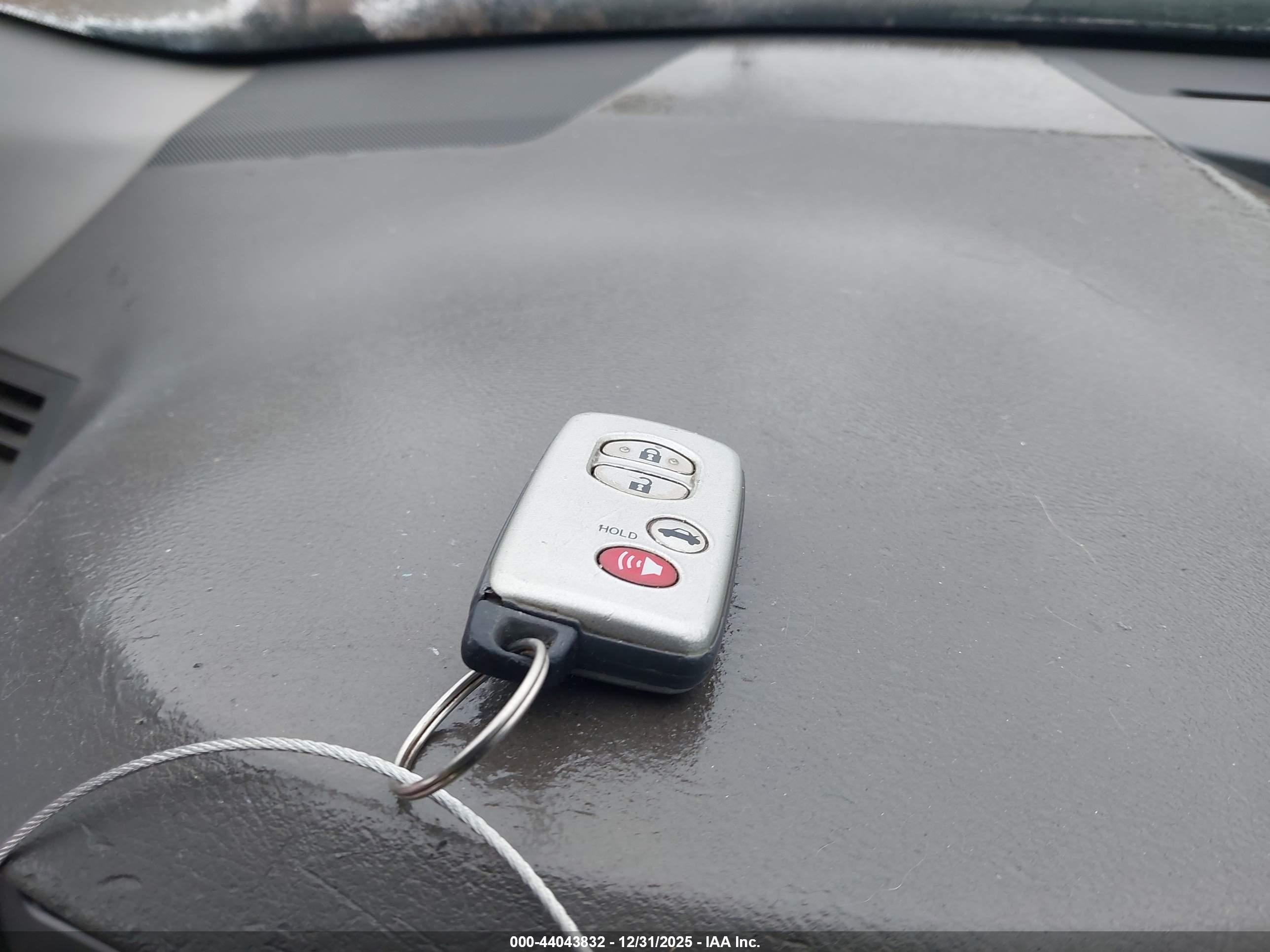 TOYOTA CAMRY image 11