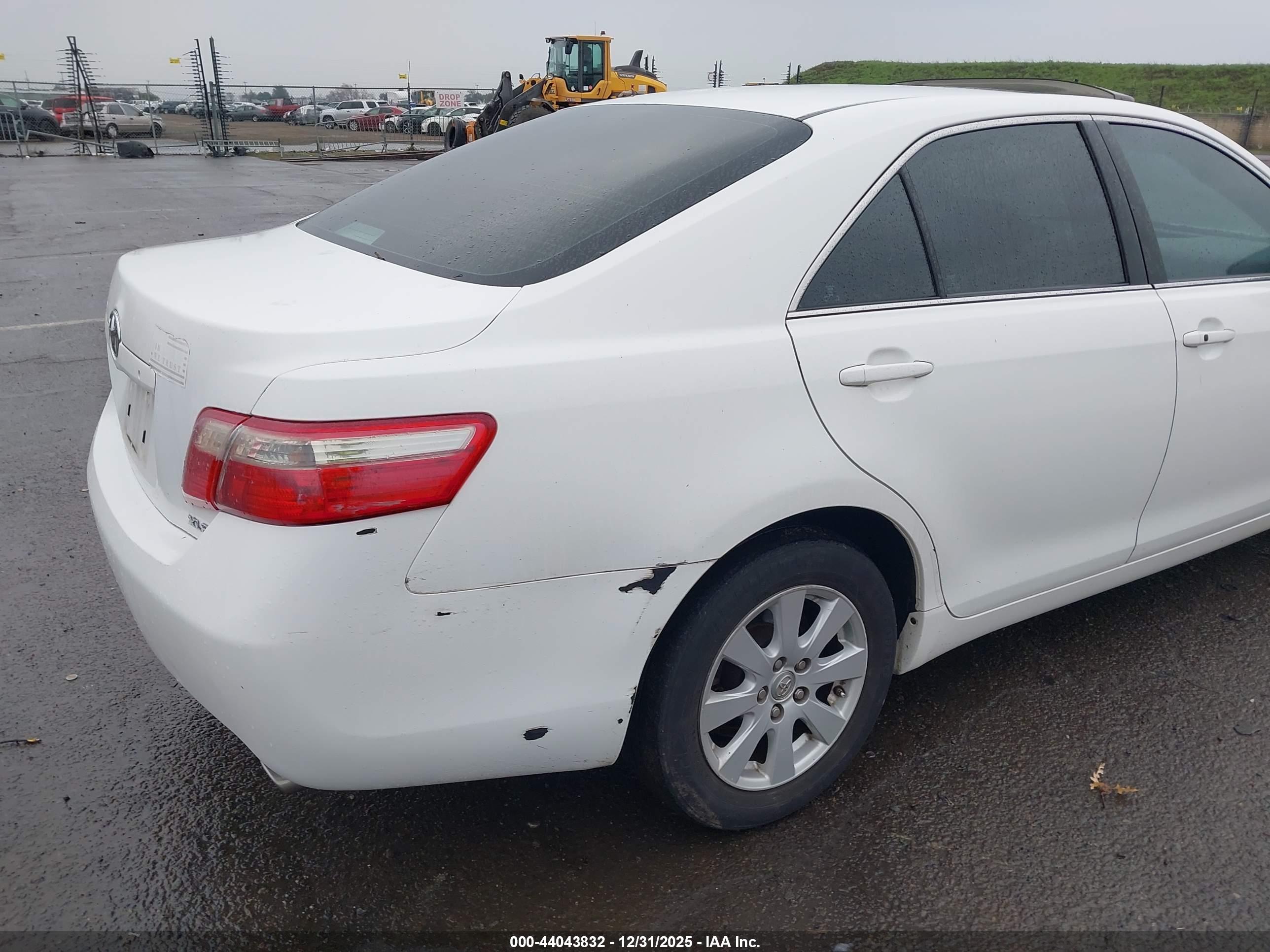 TOYOTA CAMRY image 6
