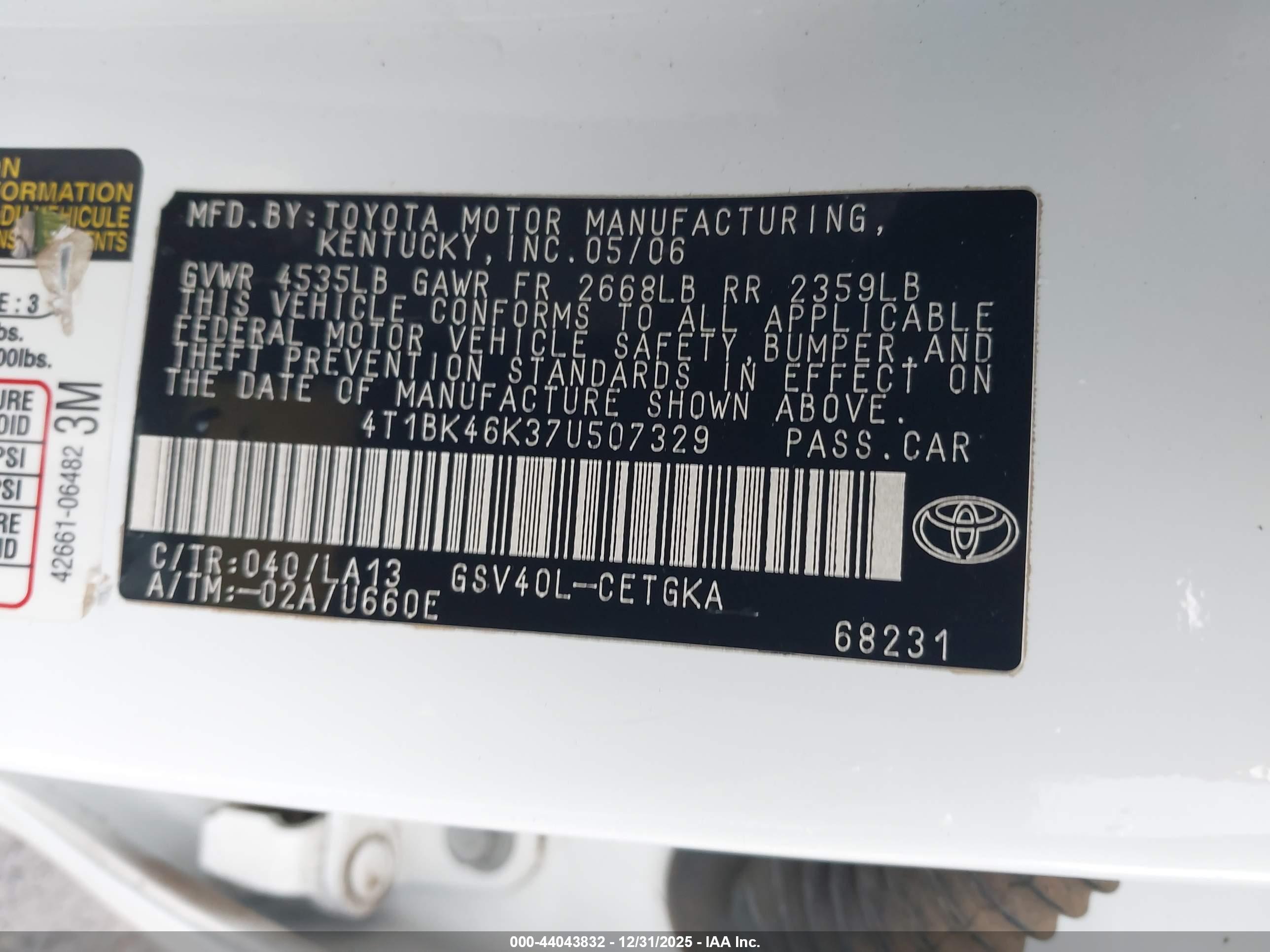 TOYOTA CAMRY image 9