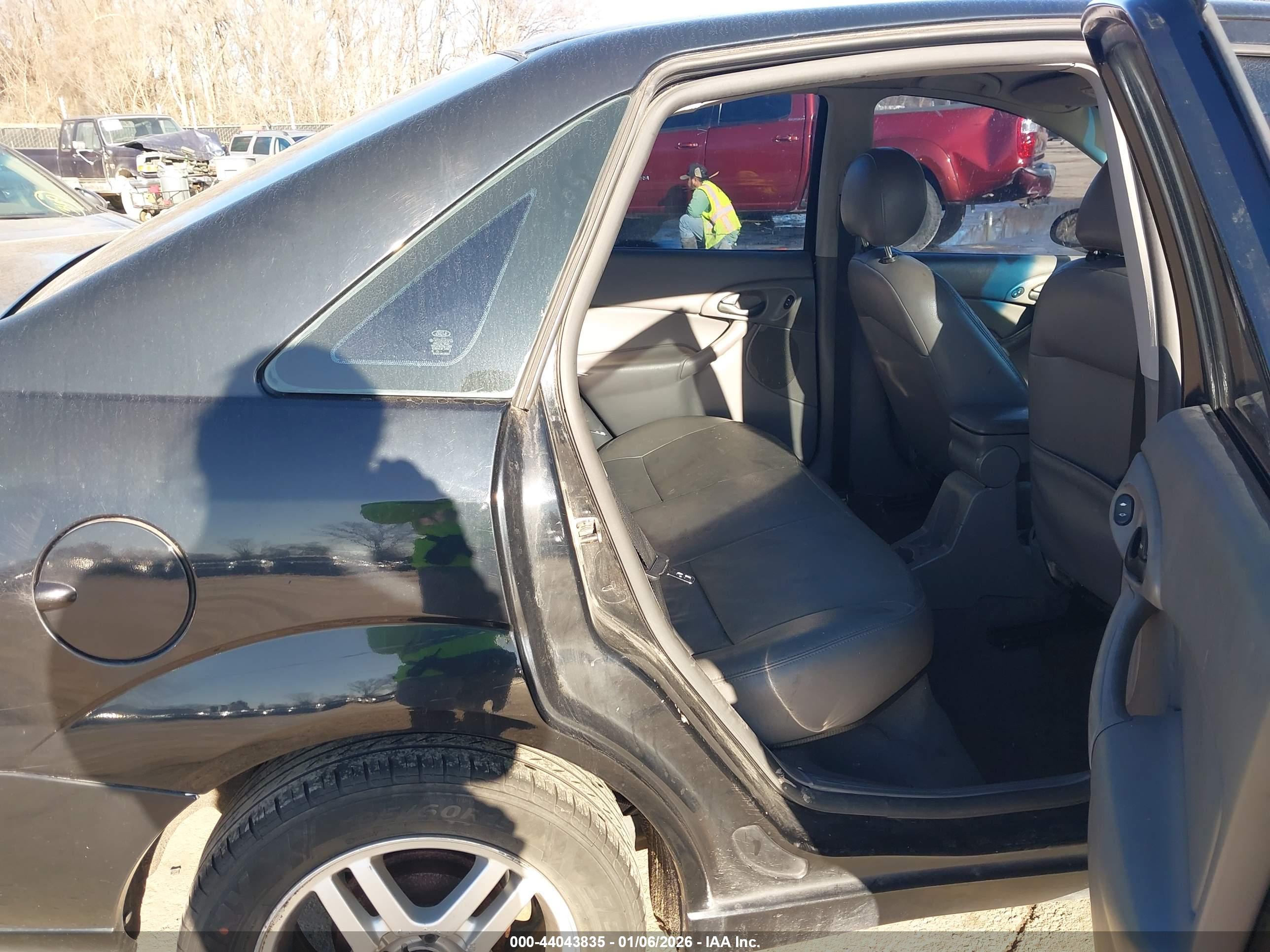 FORD FOCUS image 8