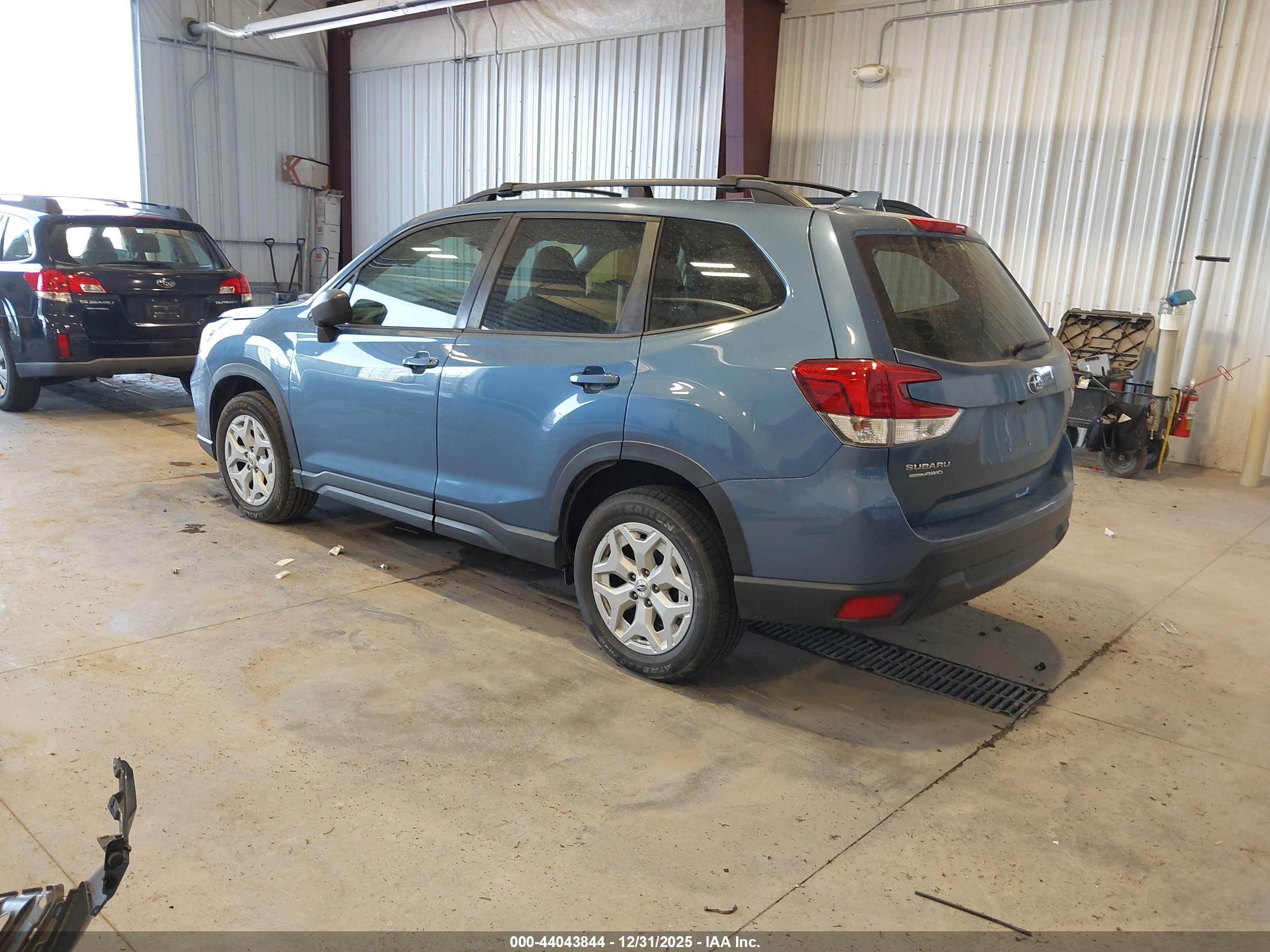 SUBARU FORESTER image 3