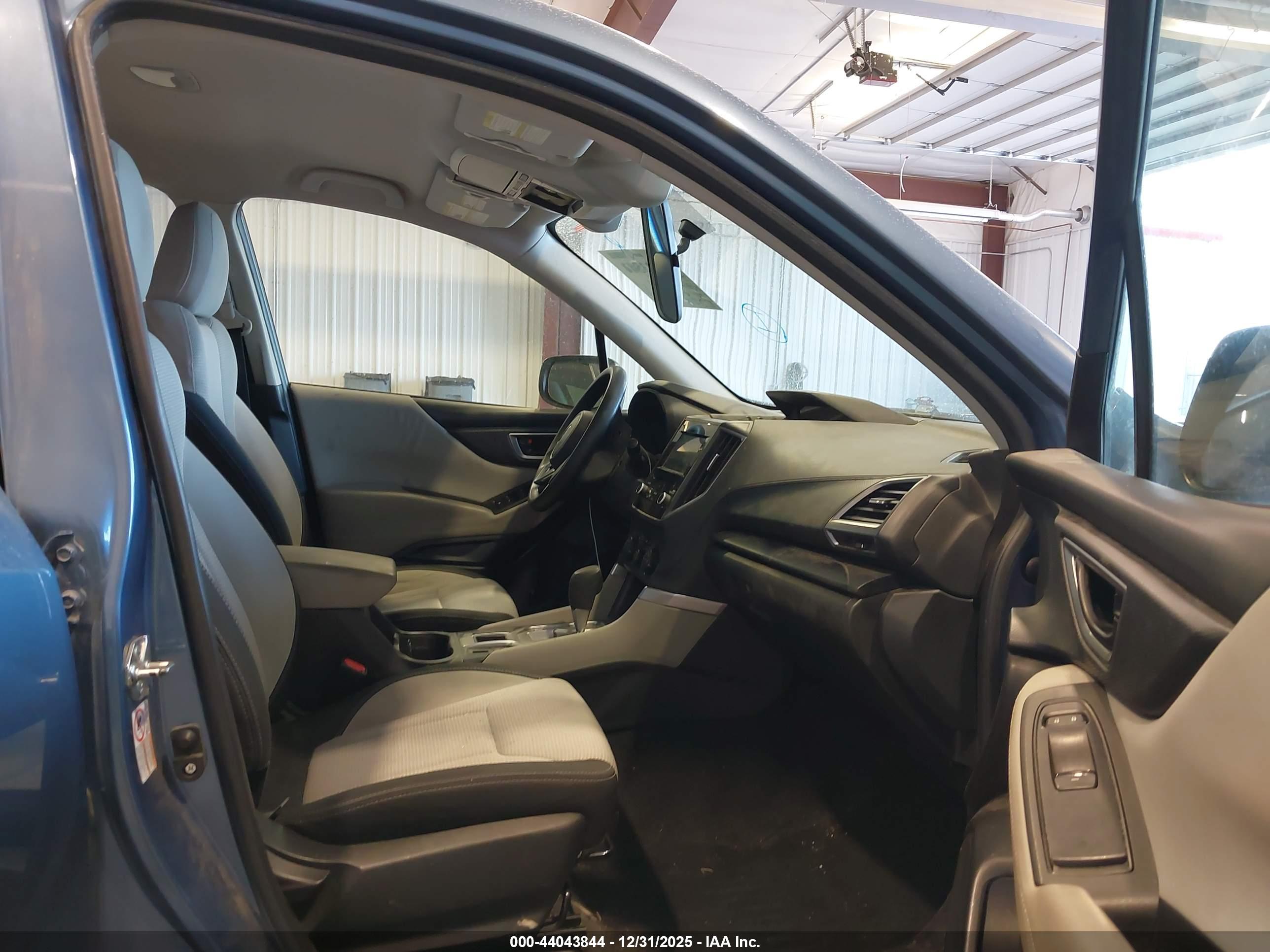 SUBARU FORESTER image 5