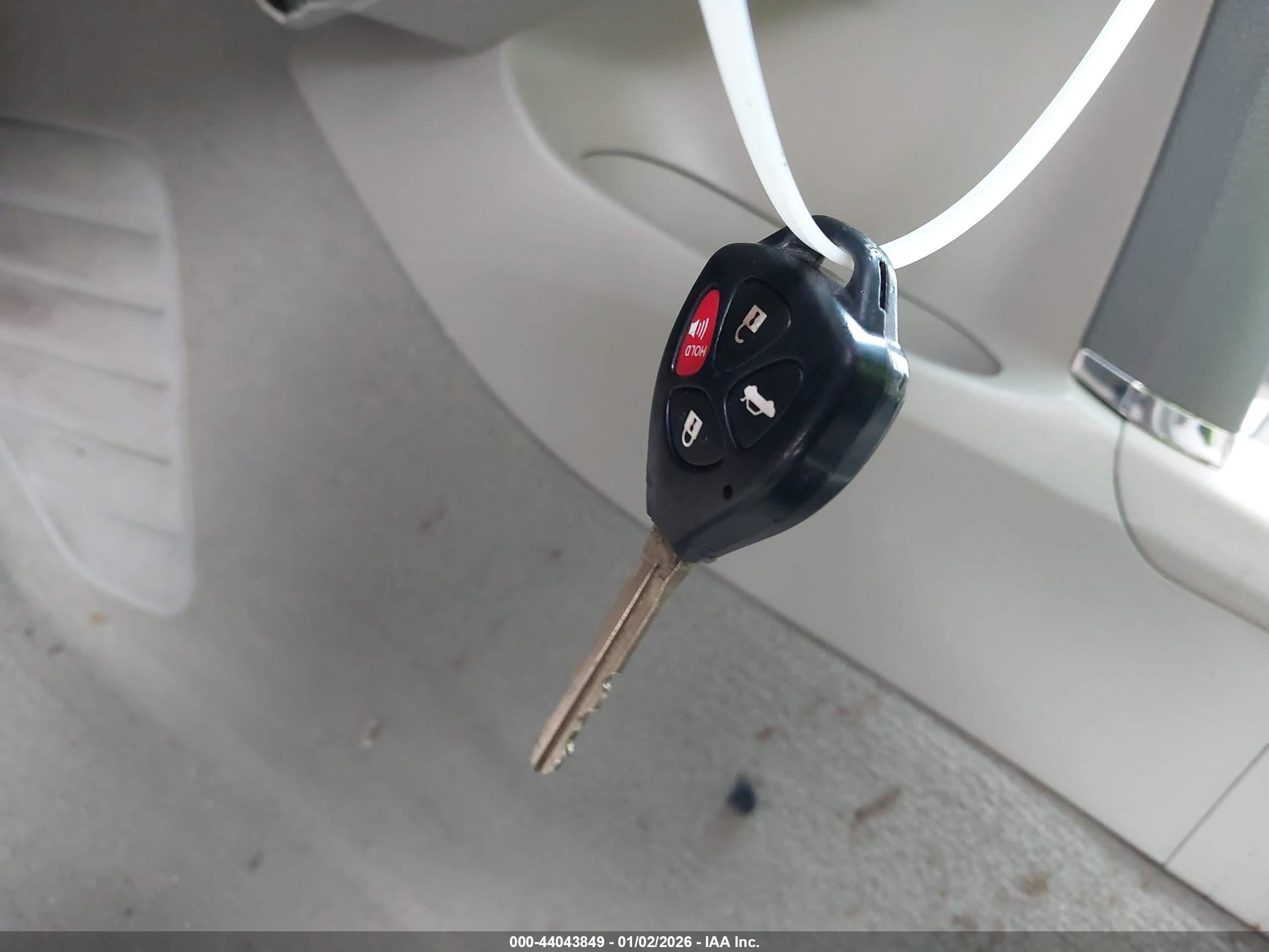 TOYOTA CAMRY image 11