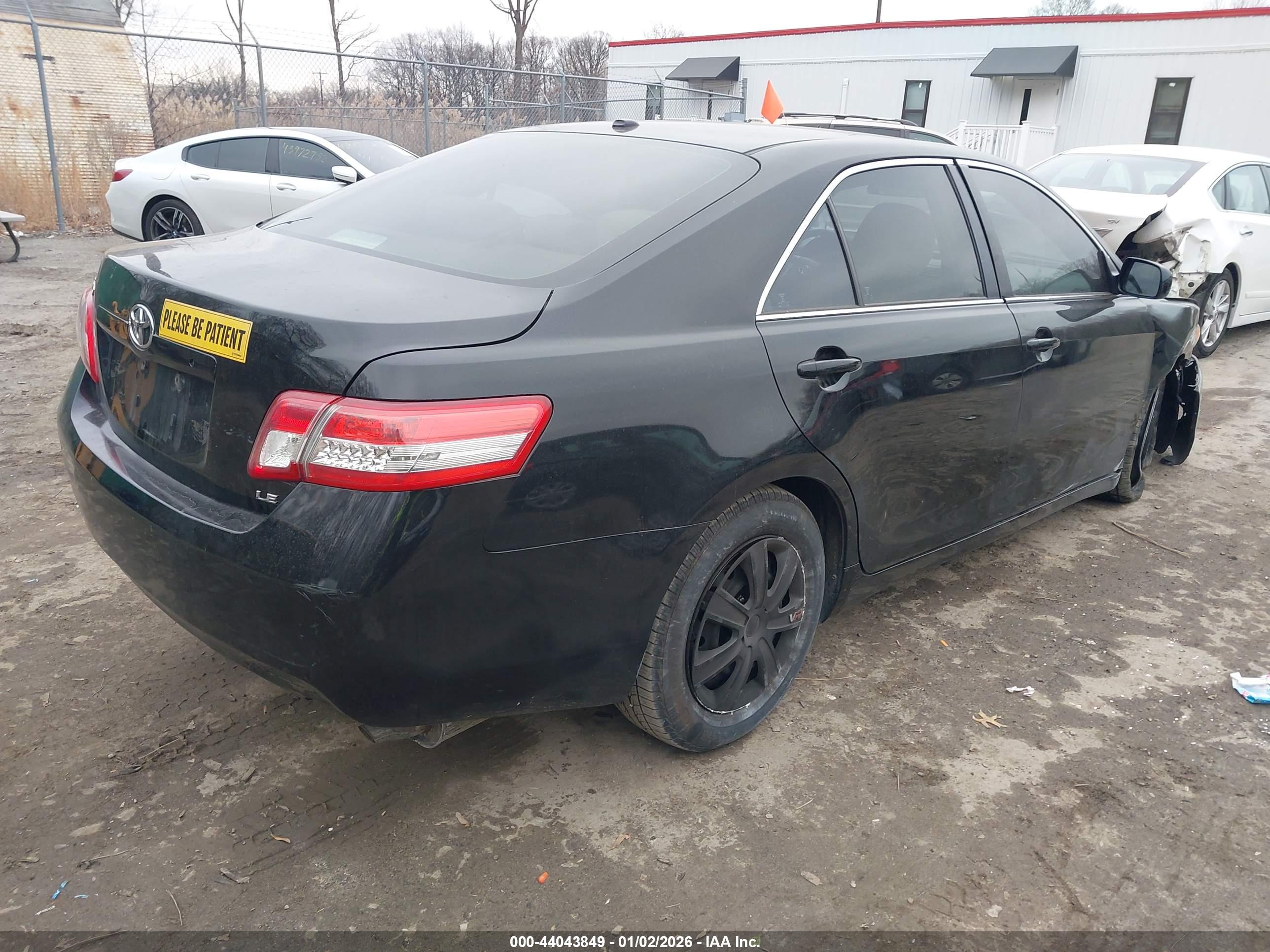 TOYOTA CAMRY image 4