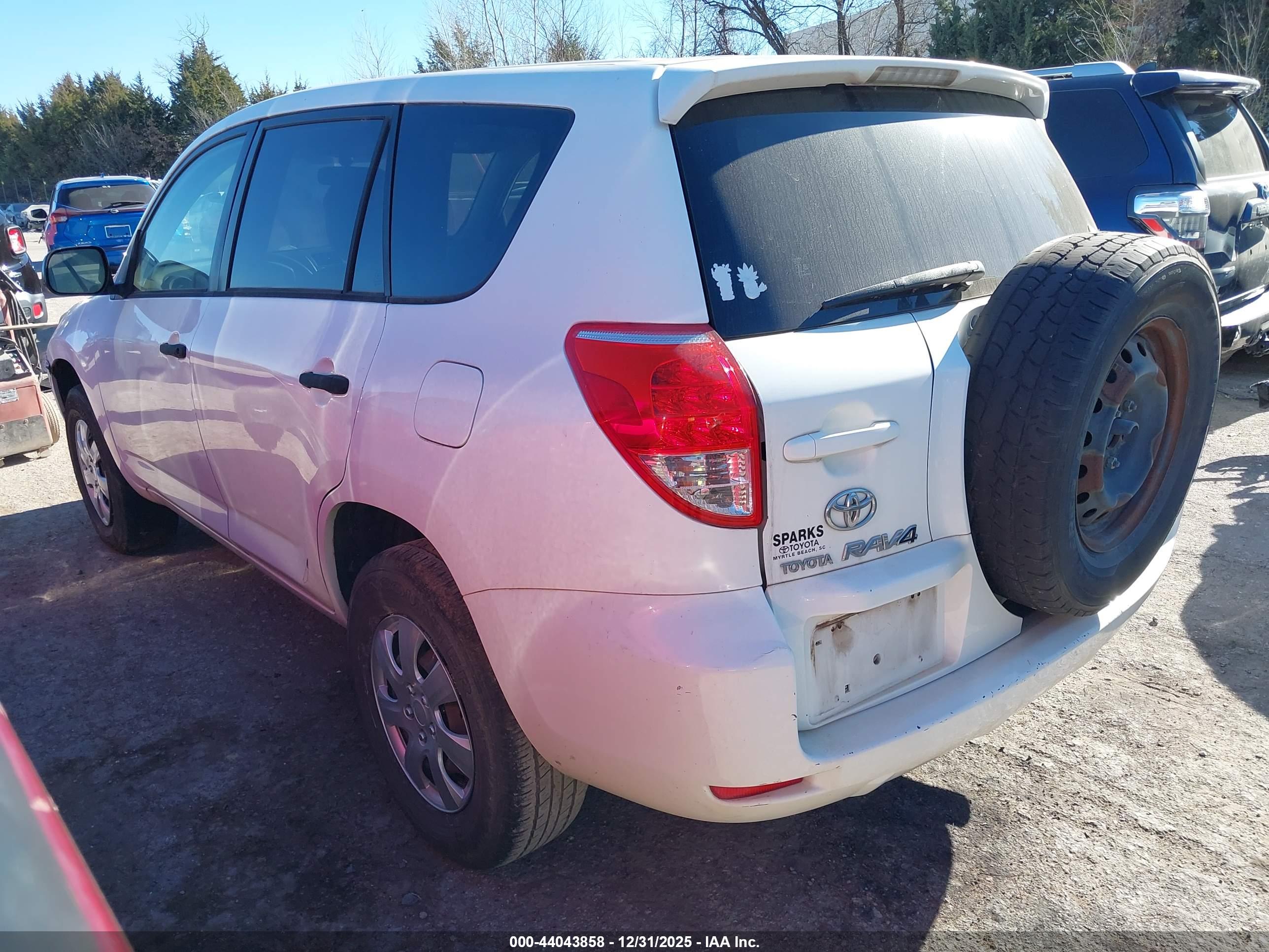 TOYOTA RAV4 image 3