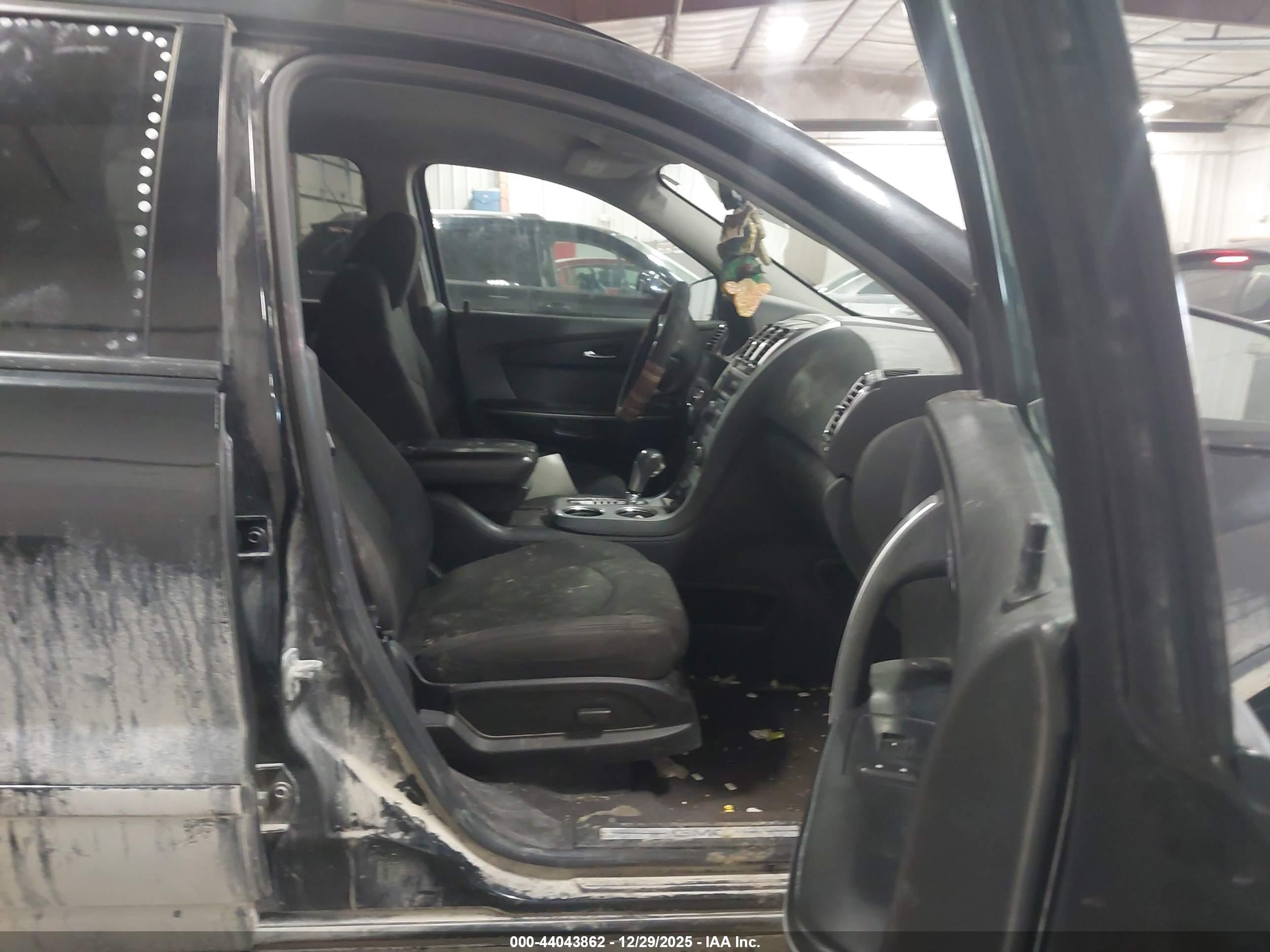 GMC ACADIA image 5