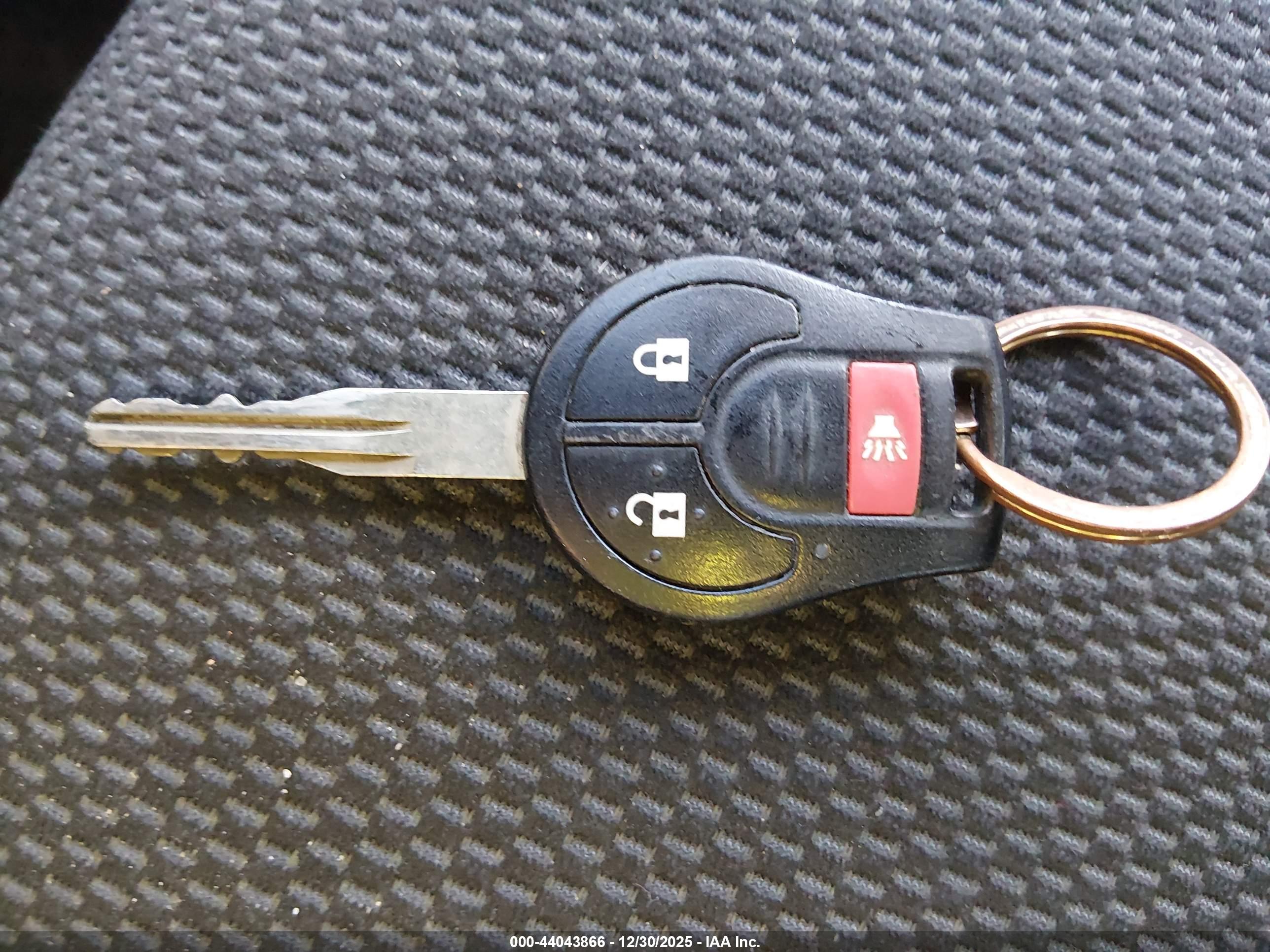 NISSAN VERSA image 11