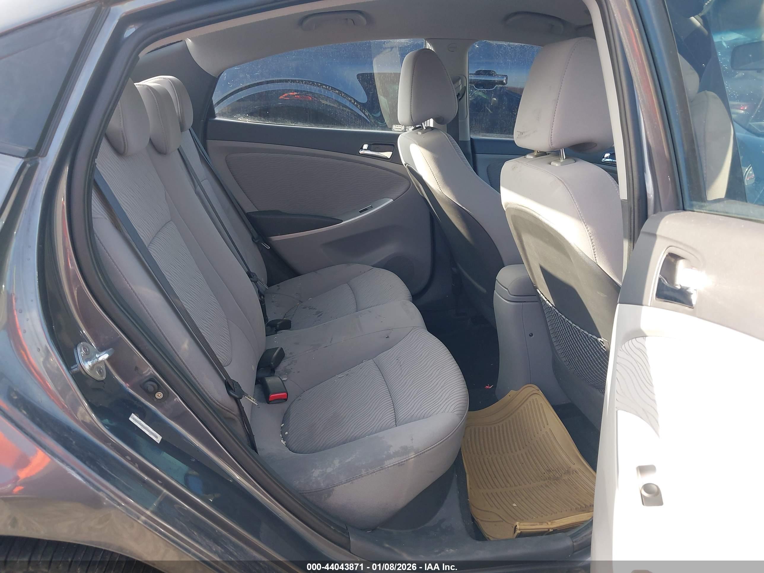 HYUNDAI ACCENT image 8
