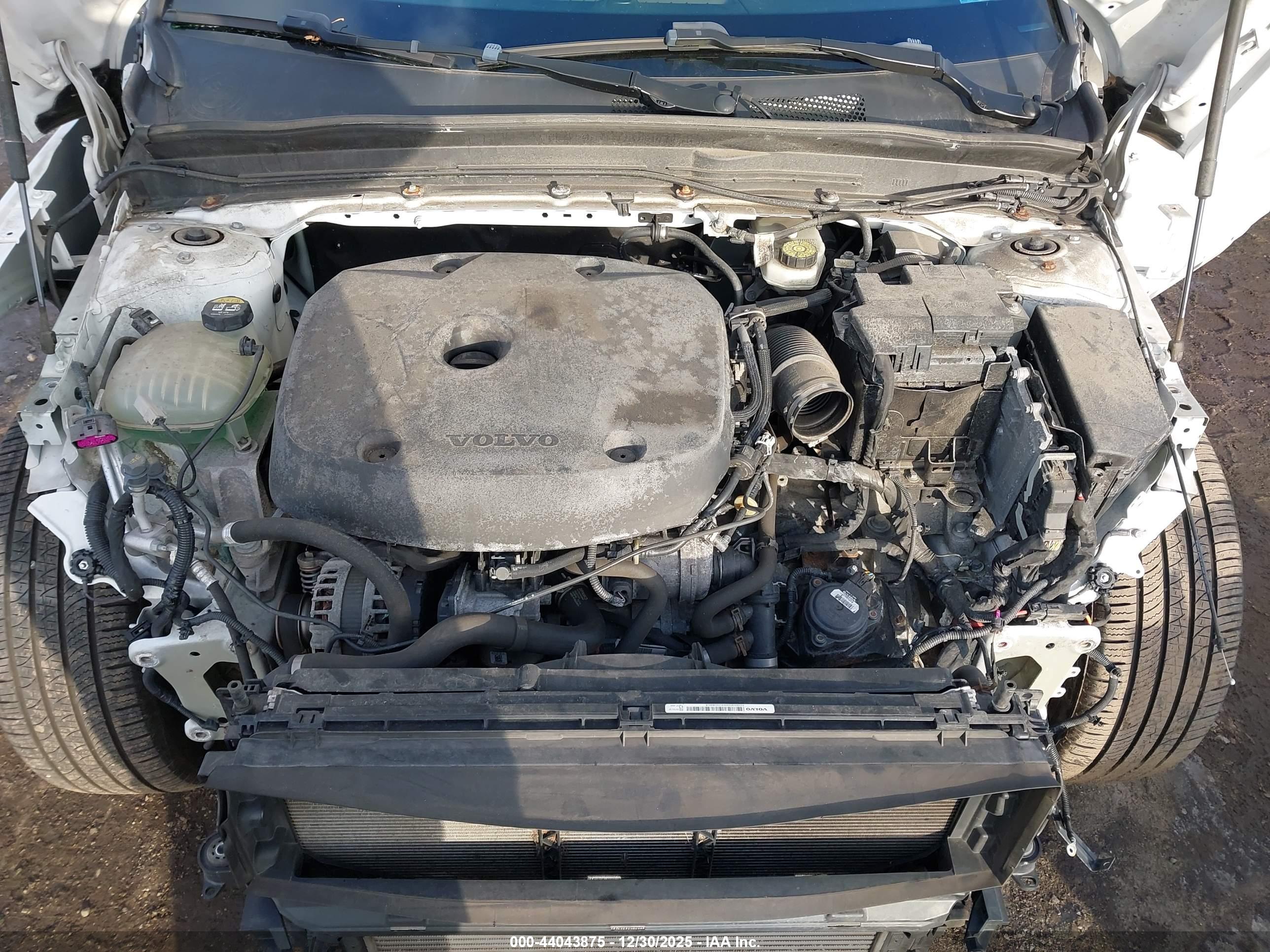 VOLVO XC40 image 10
