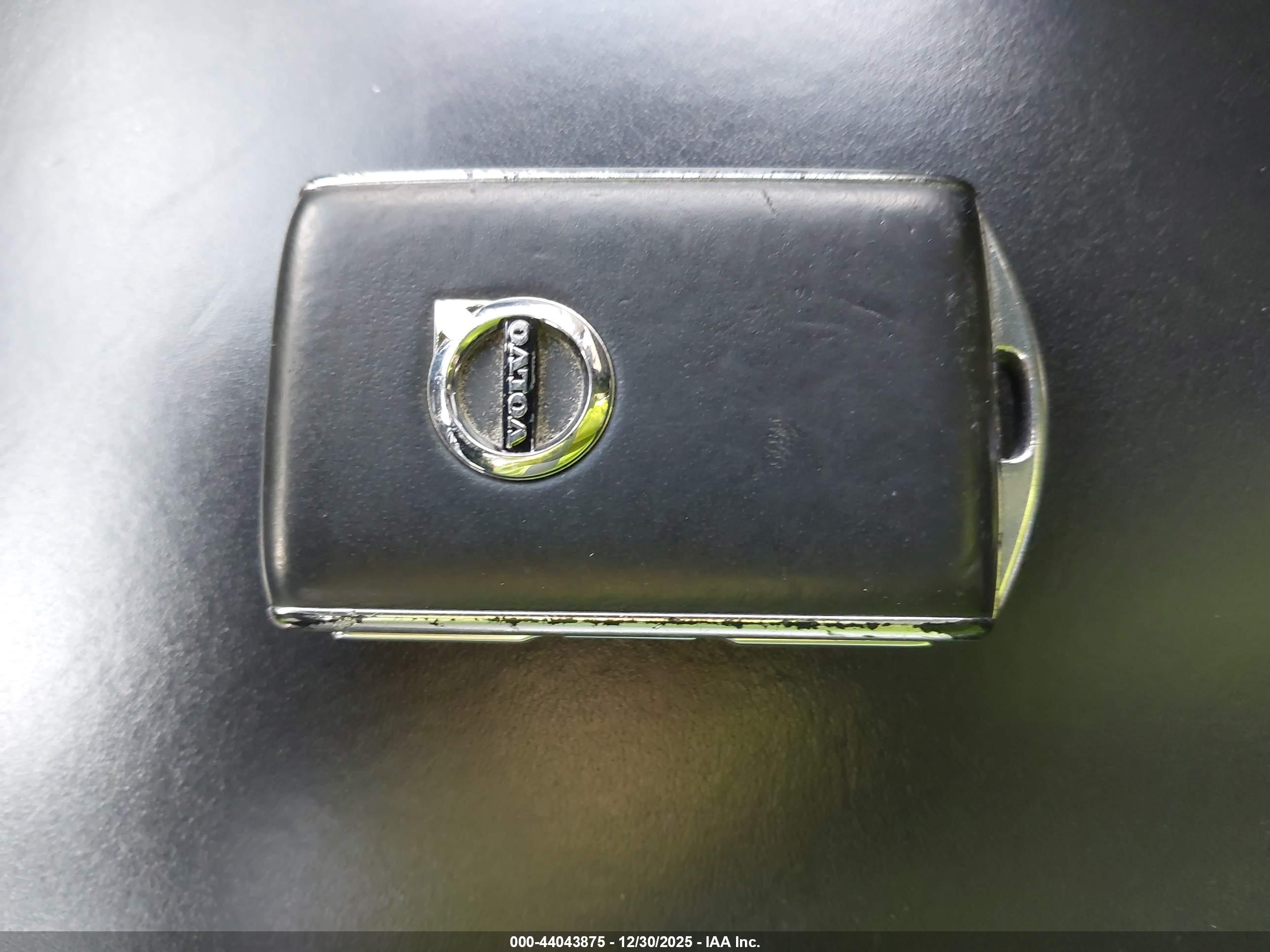 VOLVO XC40 image 11