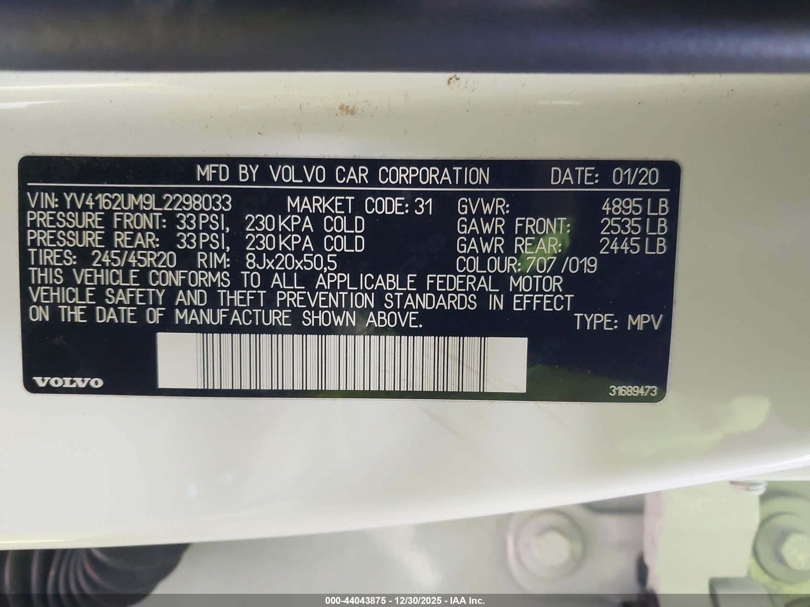 VOLVO XC40 image 9